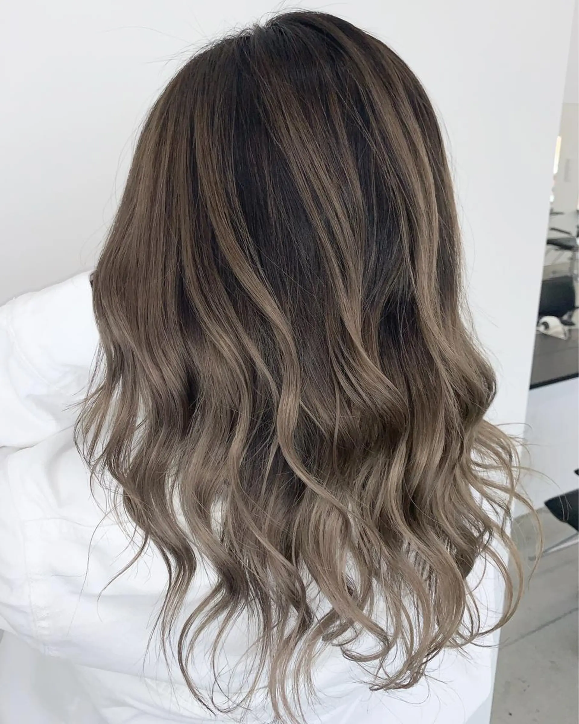 セミロング レイヤーカット BOTANIUM by Rr SALON所属・山田 絵里菜のヘアスタイル