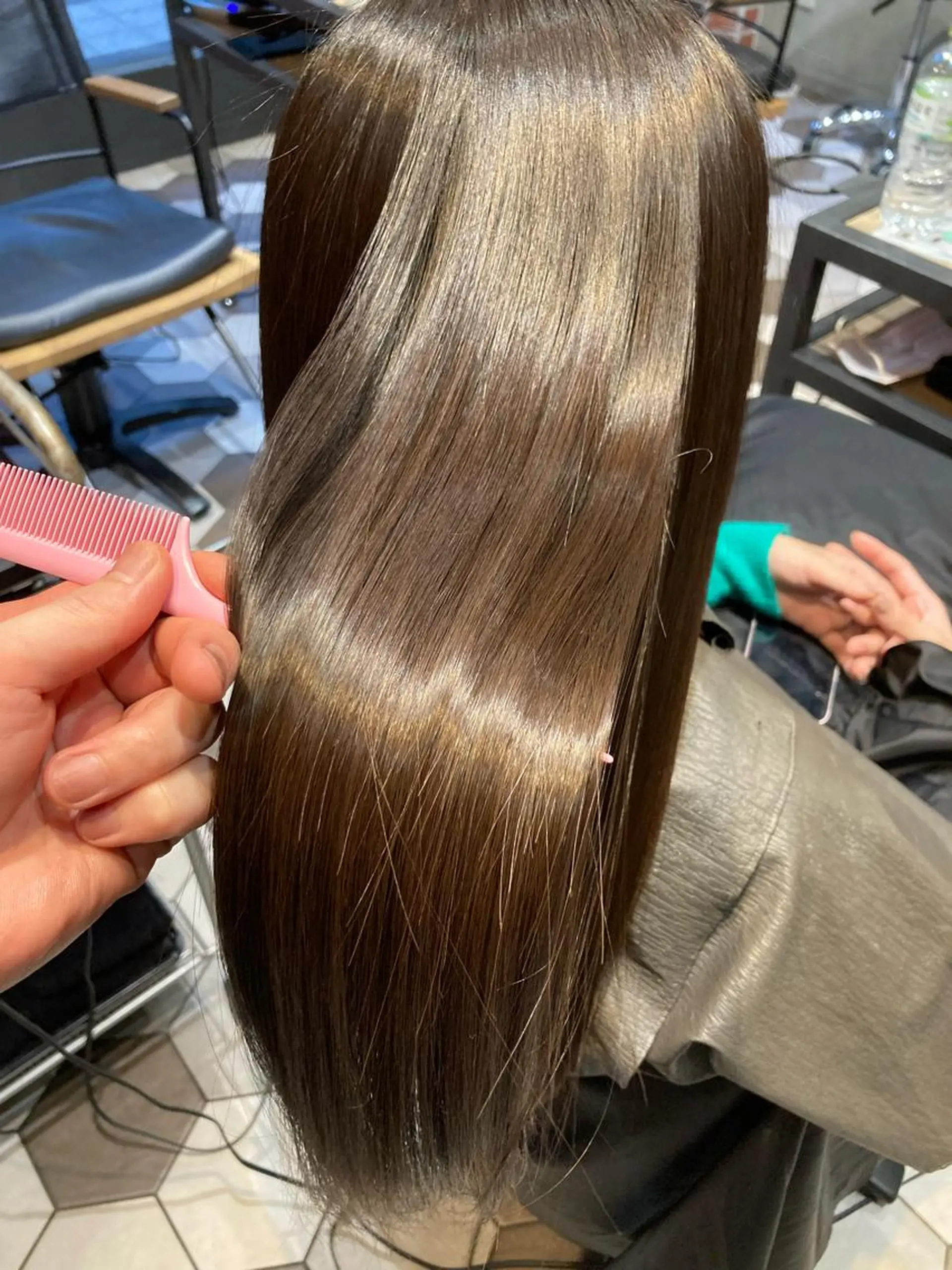 セミロング カラー 髪質改善 縮毛矯正 トリートメント カット 縮毛矯正 トリートメント 髪質改善/痛ませ ないカラー/西村航大のヘアスタイル