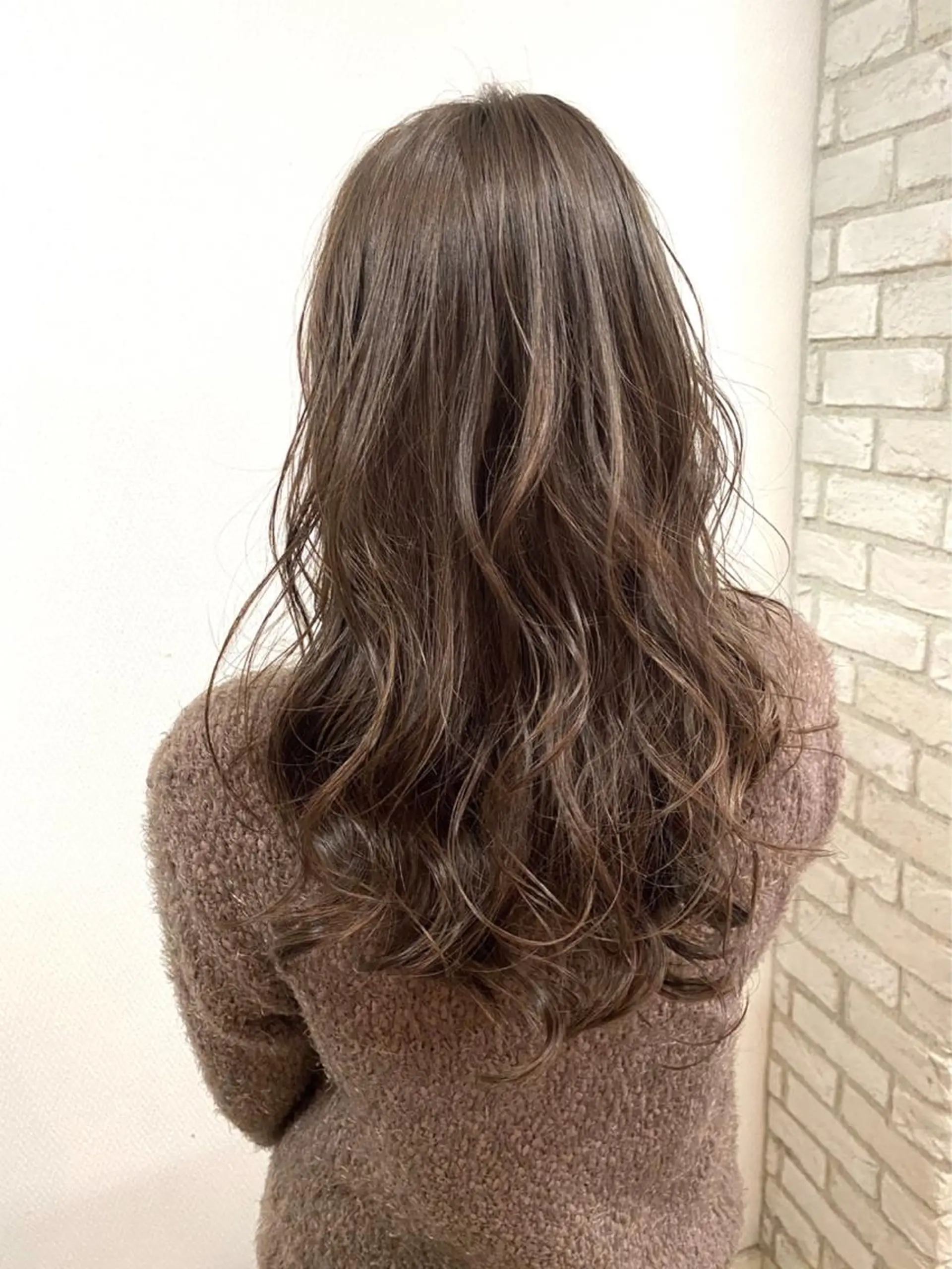 ロング 山本 茉希のヘアスタイル