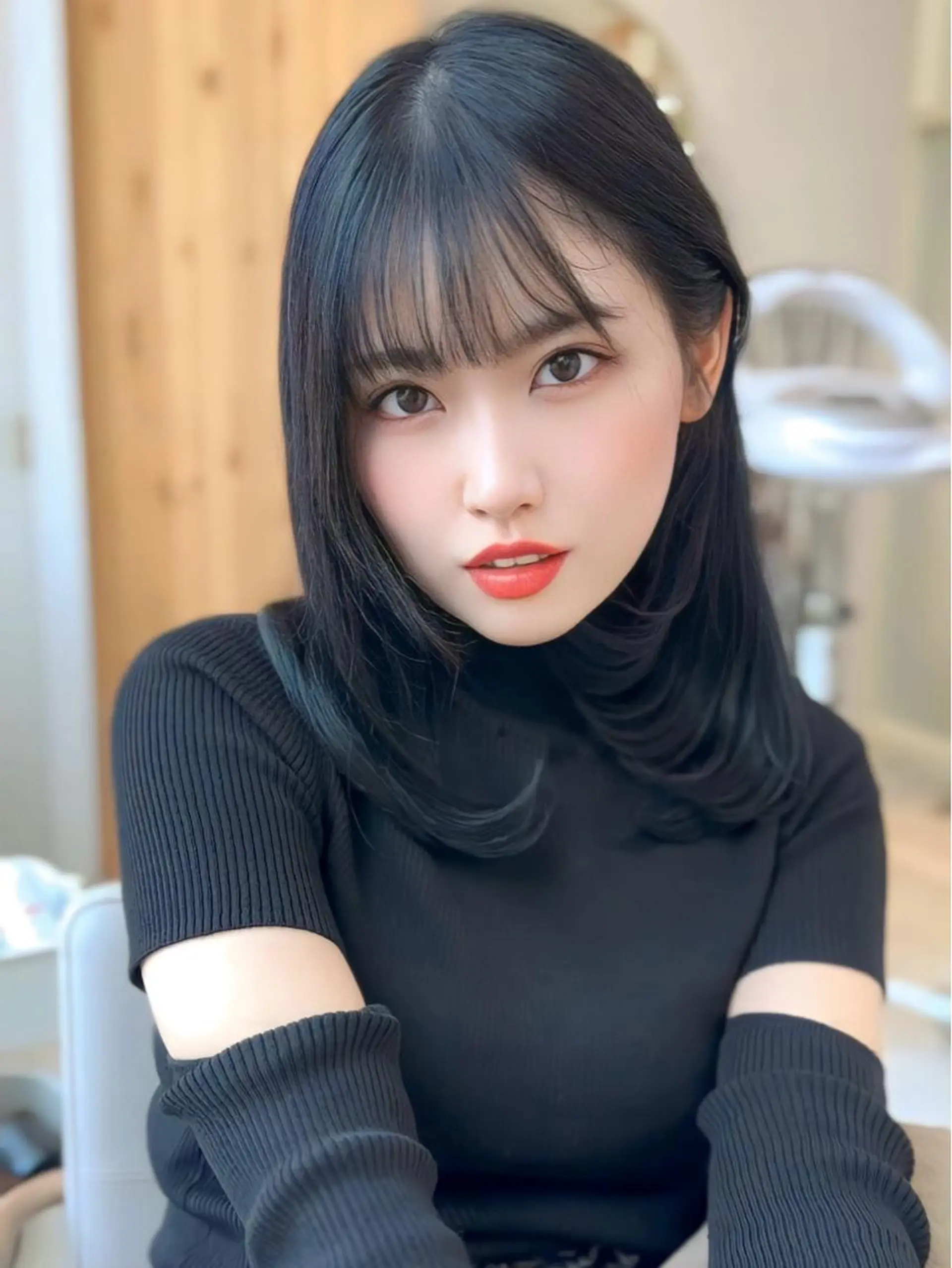 セミロング カラー エギョモリ 顔まわりレイヤー 顔周りカット ヨシンモリ 韓国風ヘア カット ヘアカラー 縮毛矯正 トリートメント 顔周り特化/韓国ヘア /レイヤー/吉野幸大のヘアスタイル