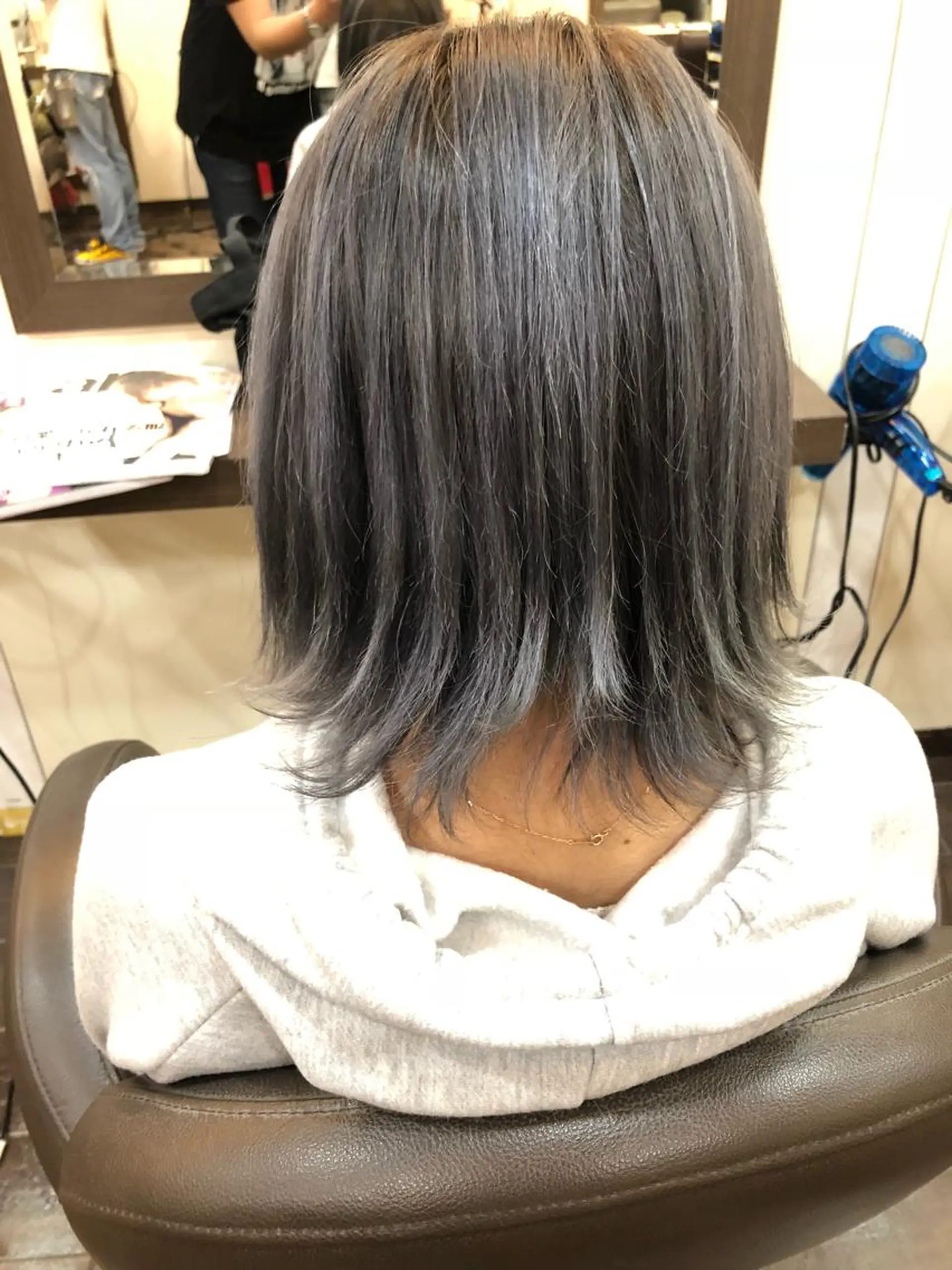 ミディアム カラー アッシュ シルバー シルバーアッシュ 外国人風カラー 高橋 隆一のヘアスタイル