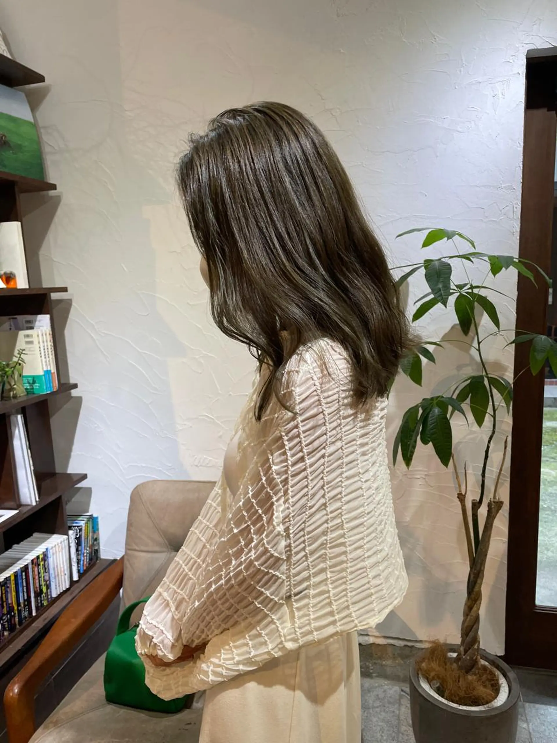 セミロング カラー 高橋 愛美のヘアスタイル