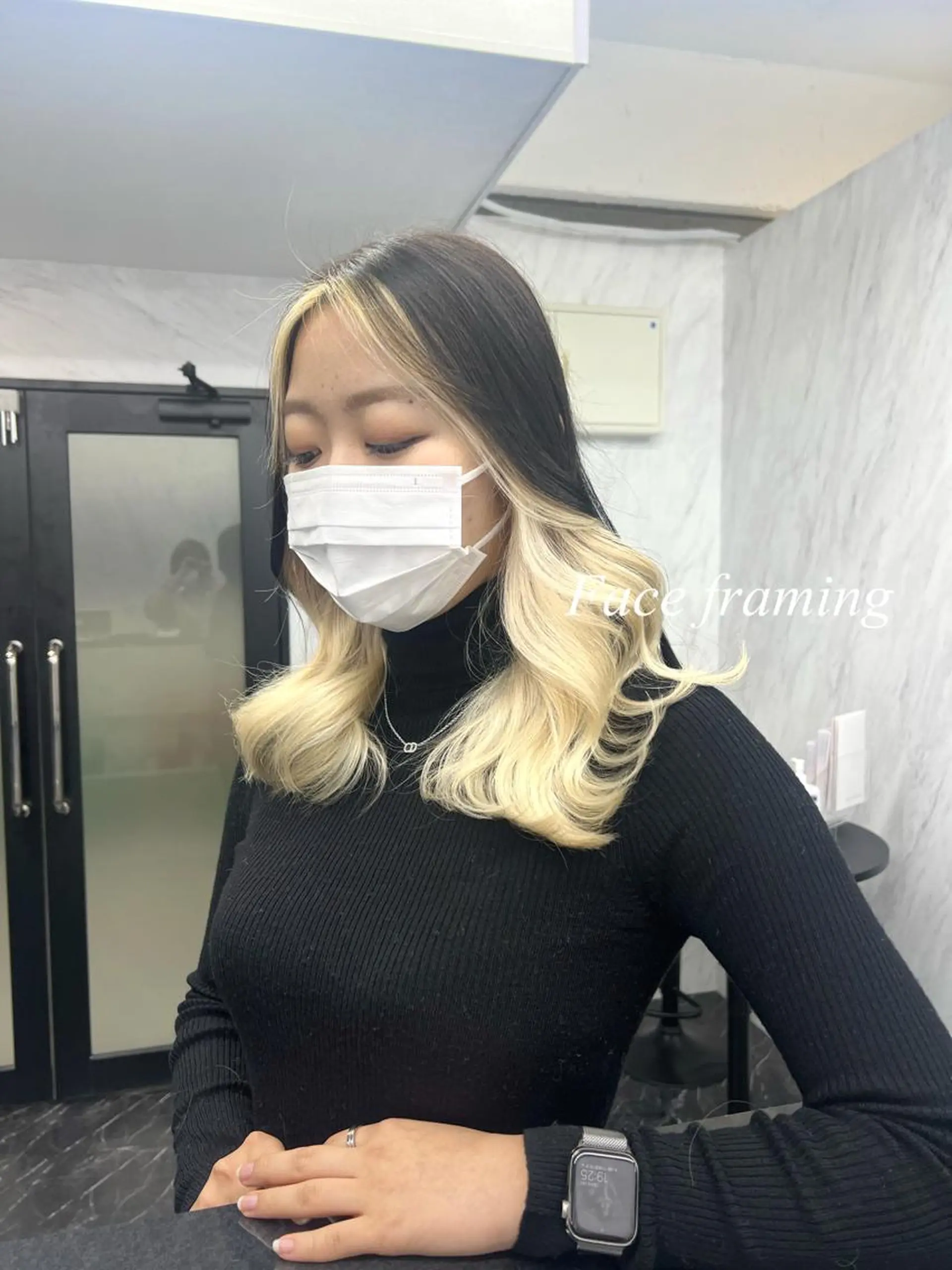 ロング カラー シールエクステ ハイトーンカラー エクステ ヘアカラー トリートメント シールエクステ特化 ハイトーン、NANAのヘアスタイル