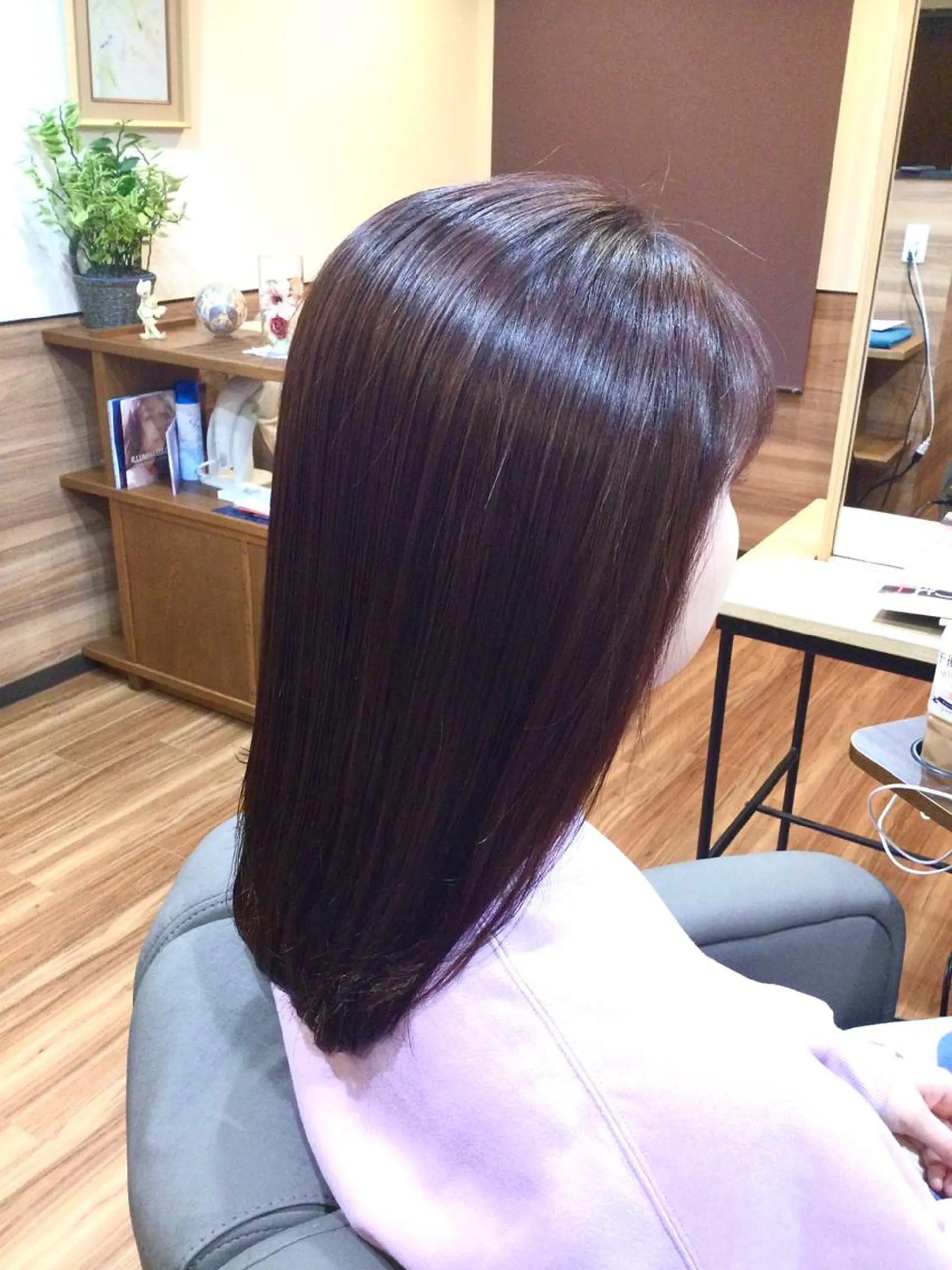 セミロング カラー イルミナカラー ピンクカラー Annon プライベートサロンのヘアスタイル