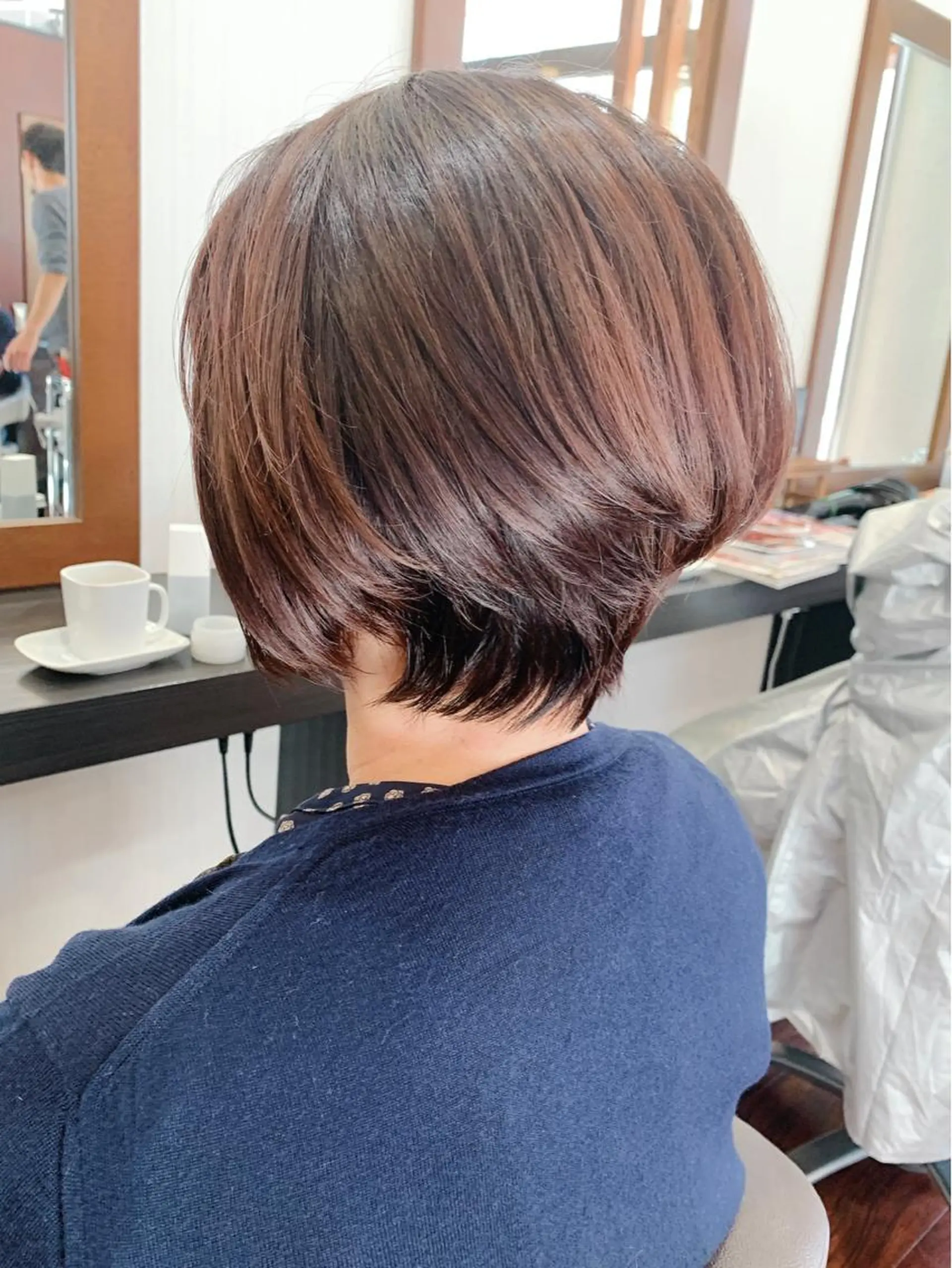 ショート カラー 井上 美奈子のヘアスタイル