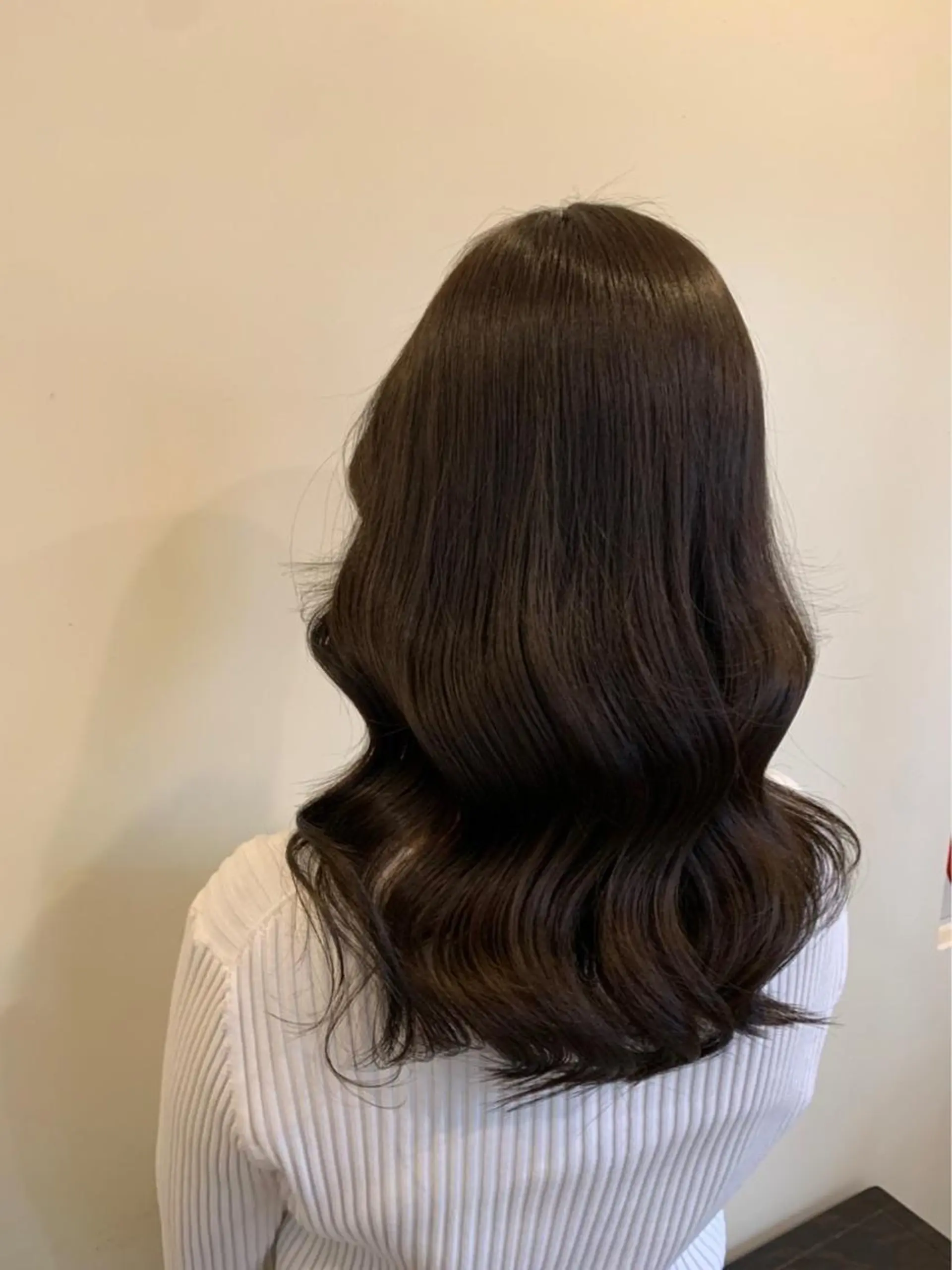 カラー KOKORO 中村 朱里のヘアスタイル