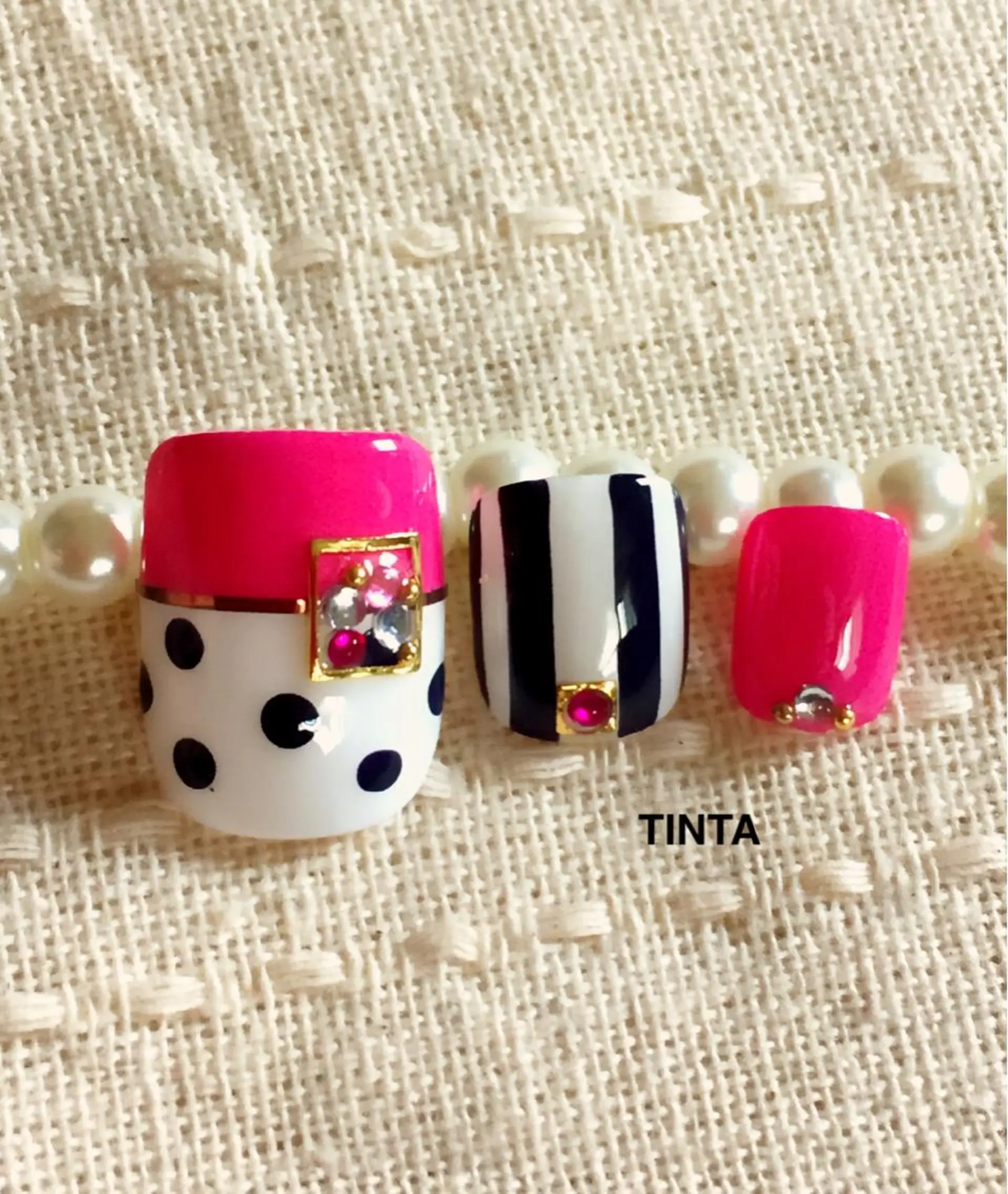 ネイル ドット フットネイル ピンク ネイルサロン ティンタ所属・馬場 典子のネイルデザイン