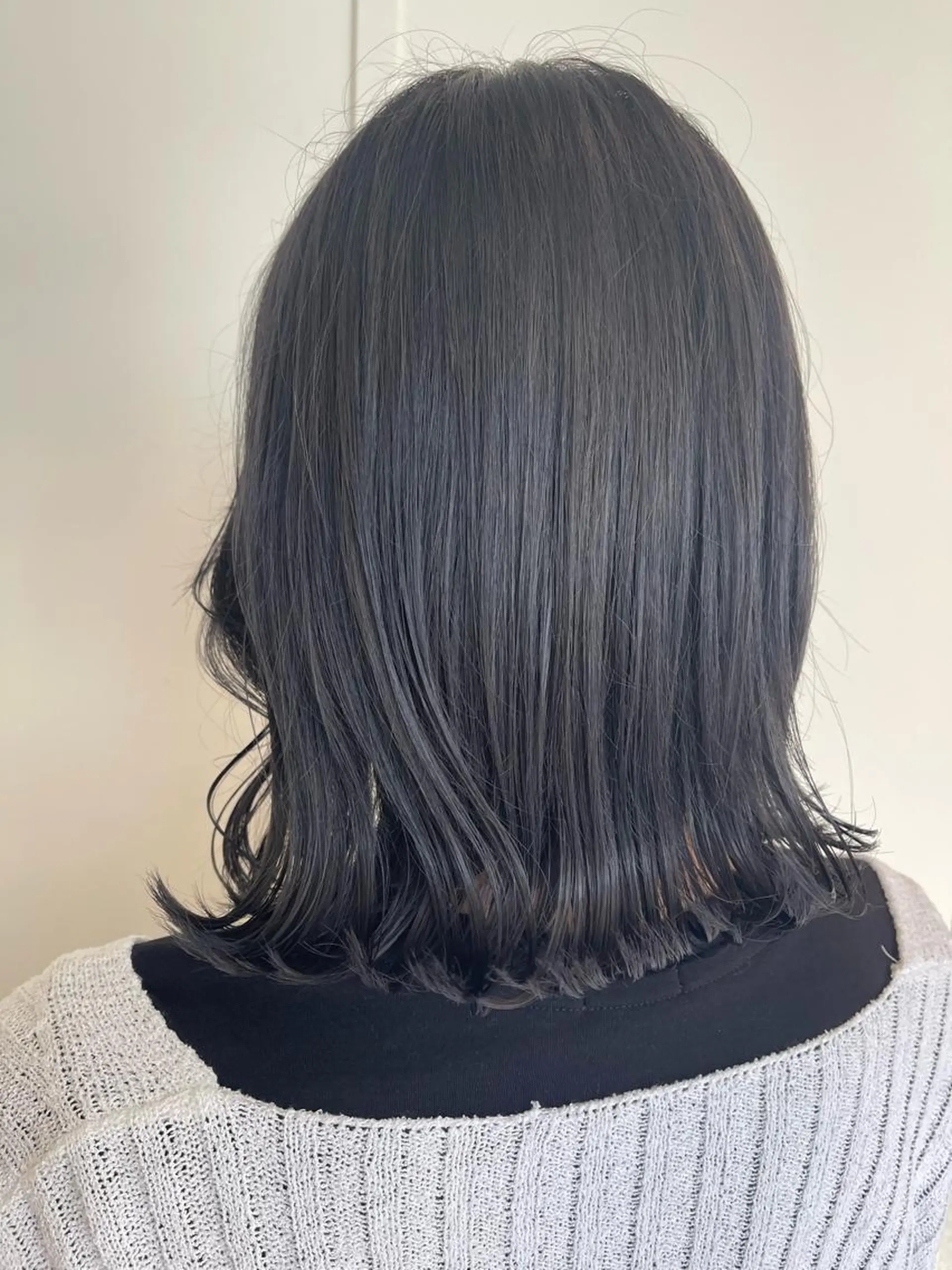 ショート カラー 黒髪 ブルーカラー ブルーブラック 透明感カラー カット ヘアカラー アニメオタク美容師✂ miharuのヘアスタイル