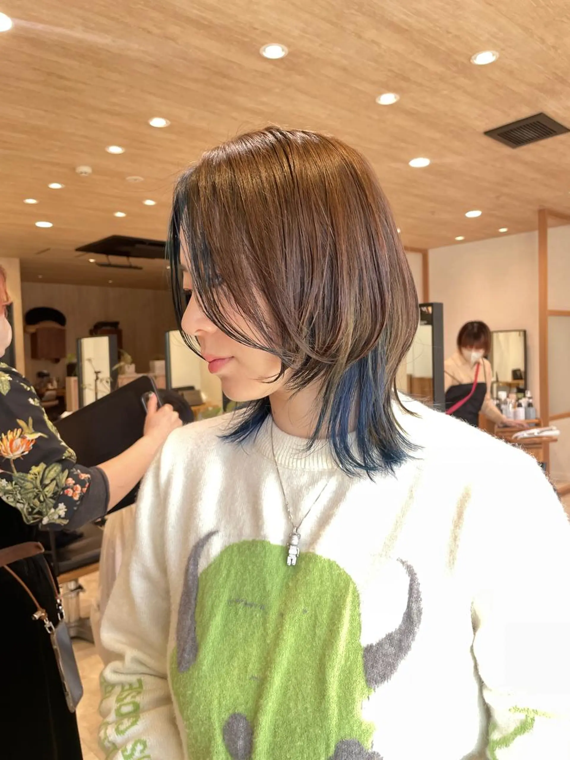 ミディアム カラー ウルフカット カット ヘアカラー 似合わせ レイヤー須川のヘアスタイル