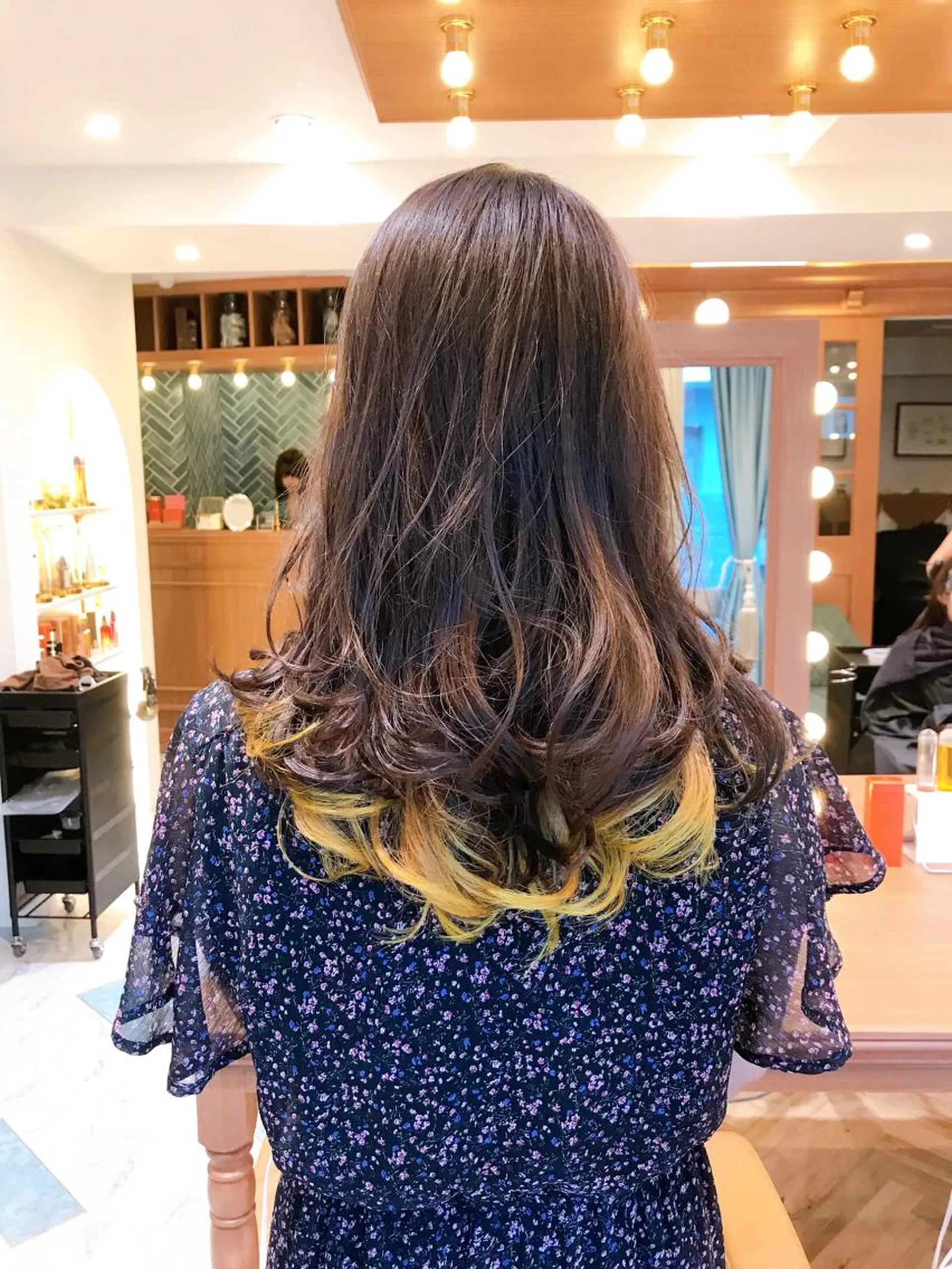 セミロング Lond enikaのヘアスタイル