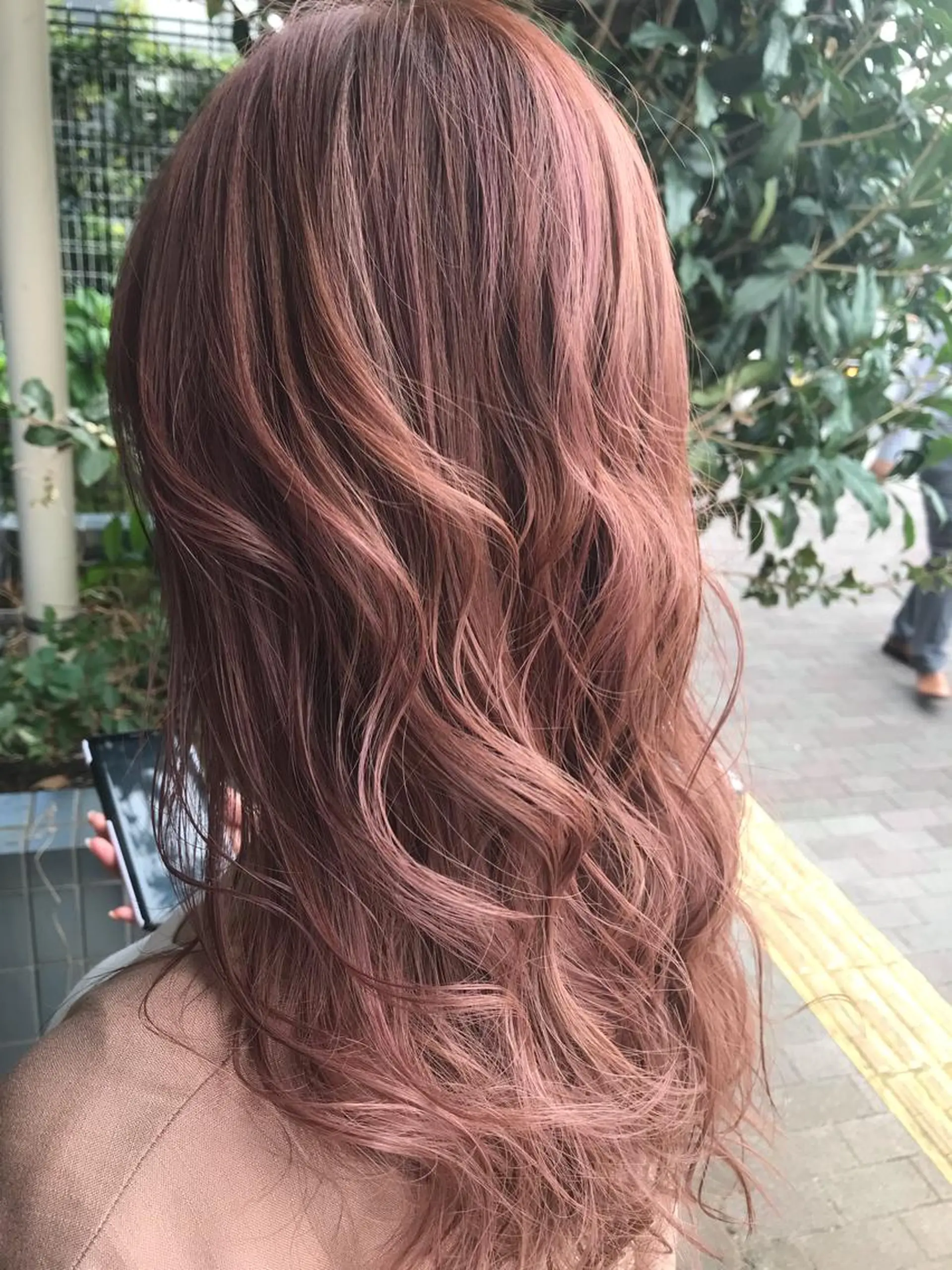 カラー ベージュカラー ダブルカラー ハイライトカラー ピンクカラー ピンクベージュ ヘアカラー トリートメント ✅ｼｪｱｻﾛﾝJAM 相田友和のヘアスタイル