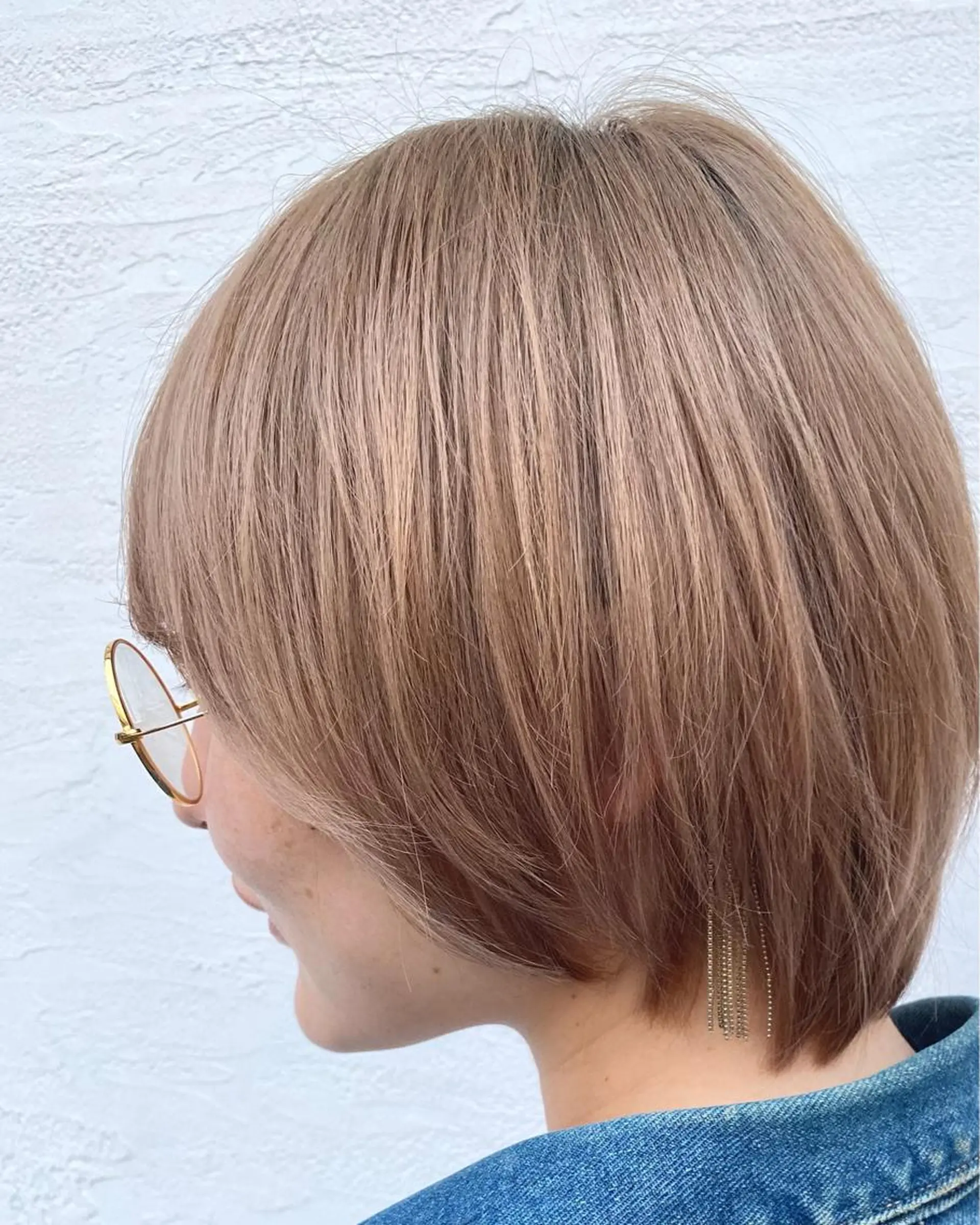 ショート カラー ブリーチ ダブルカラー ショートヘア ヘアカラー トリートメント 千 田のヘアスタイル