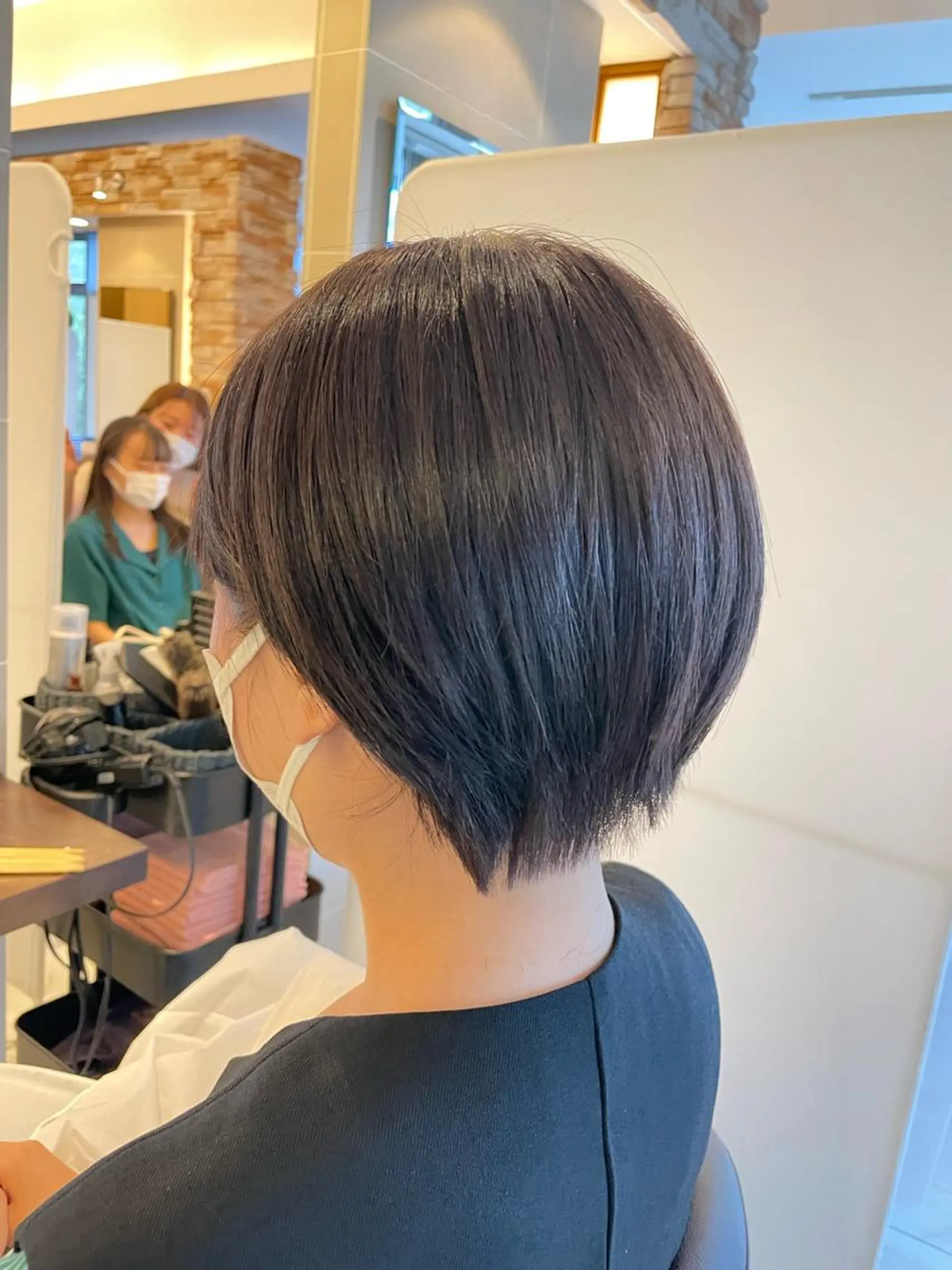 ショート カット ヘアカラー 新籾 尚哉のヘアスタイル
