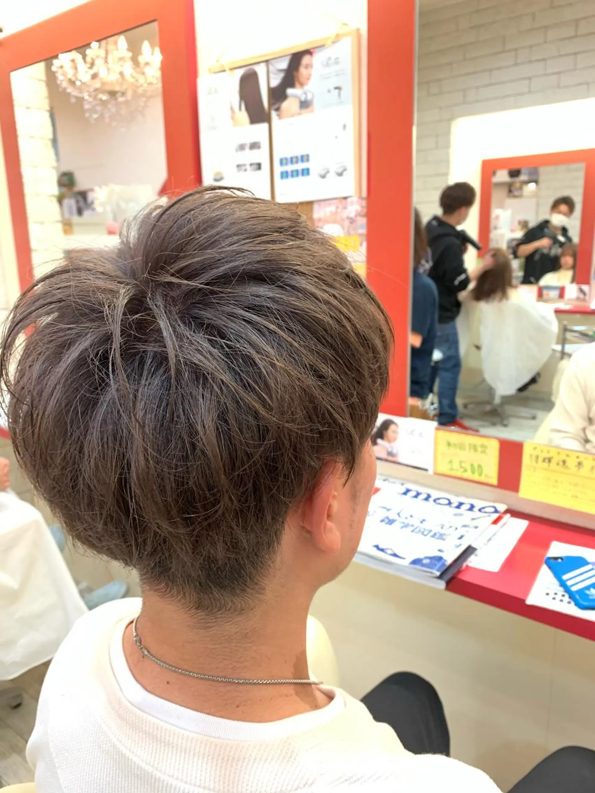 ショート カラー ヘアアレンジ メンズ アッシュ ベージュカラー 今村公介 ブリーチ特化、派手髪のヘアスタイル