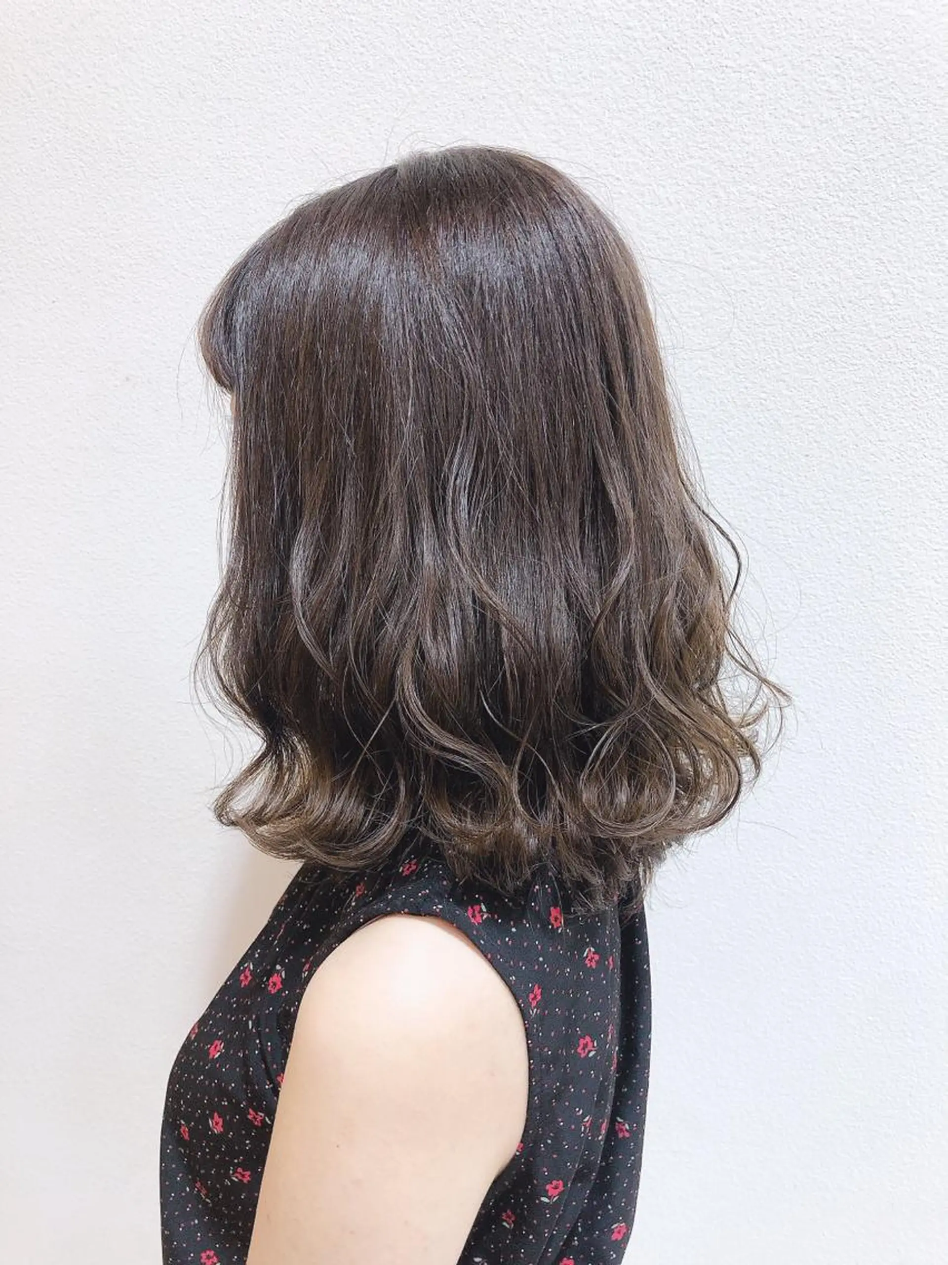 ミディアム カラー カット トリートメント 西 めぐみのヘアスタイル