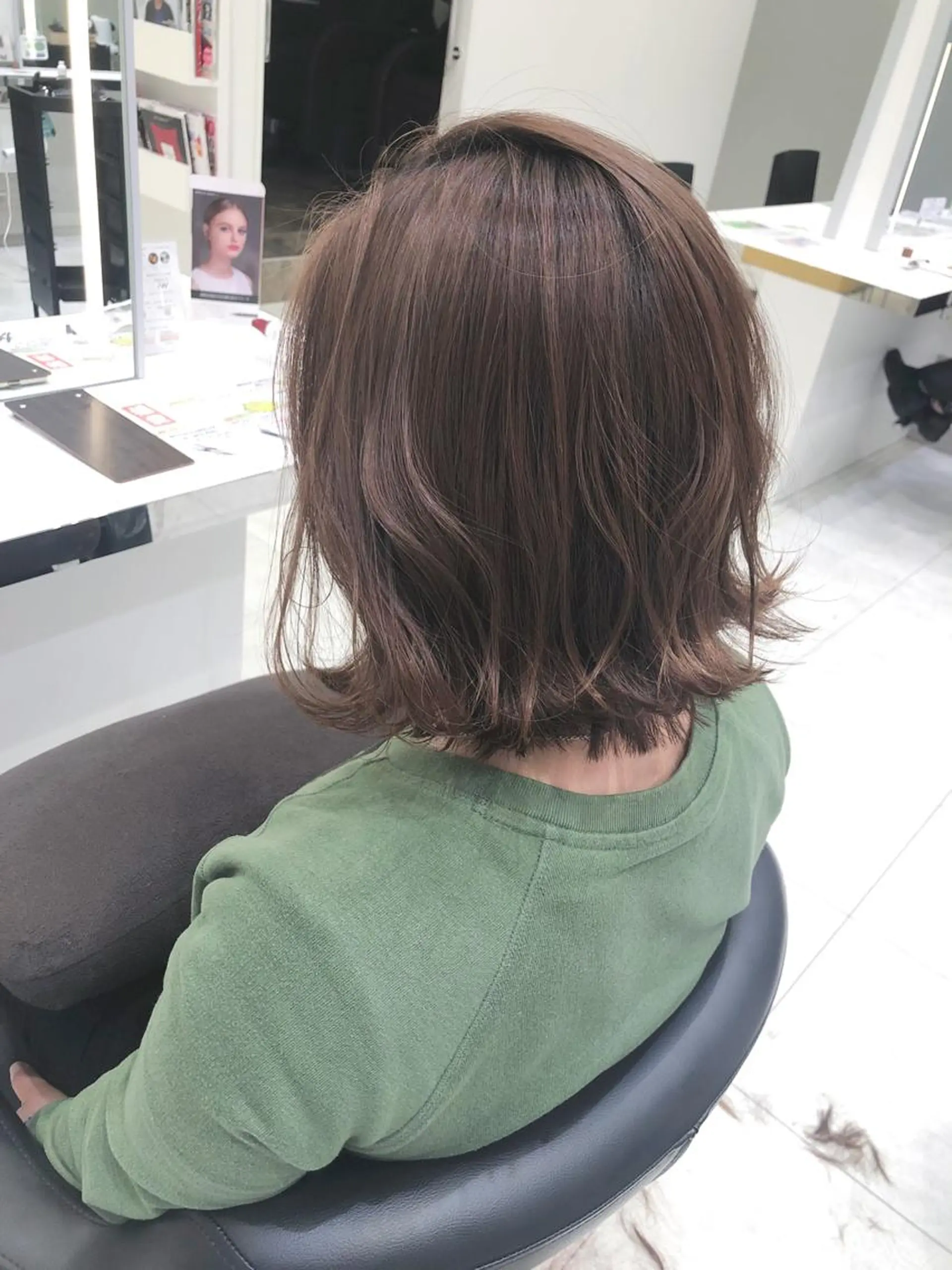 ミディアム 岸 保奈美のヘアスタイル
