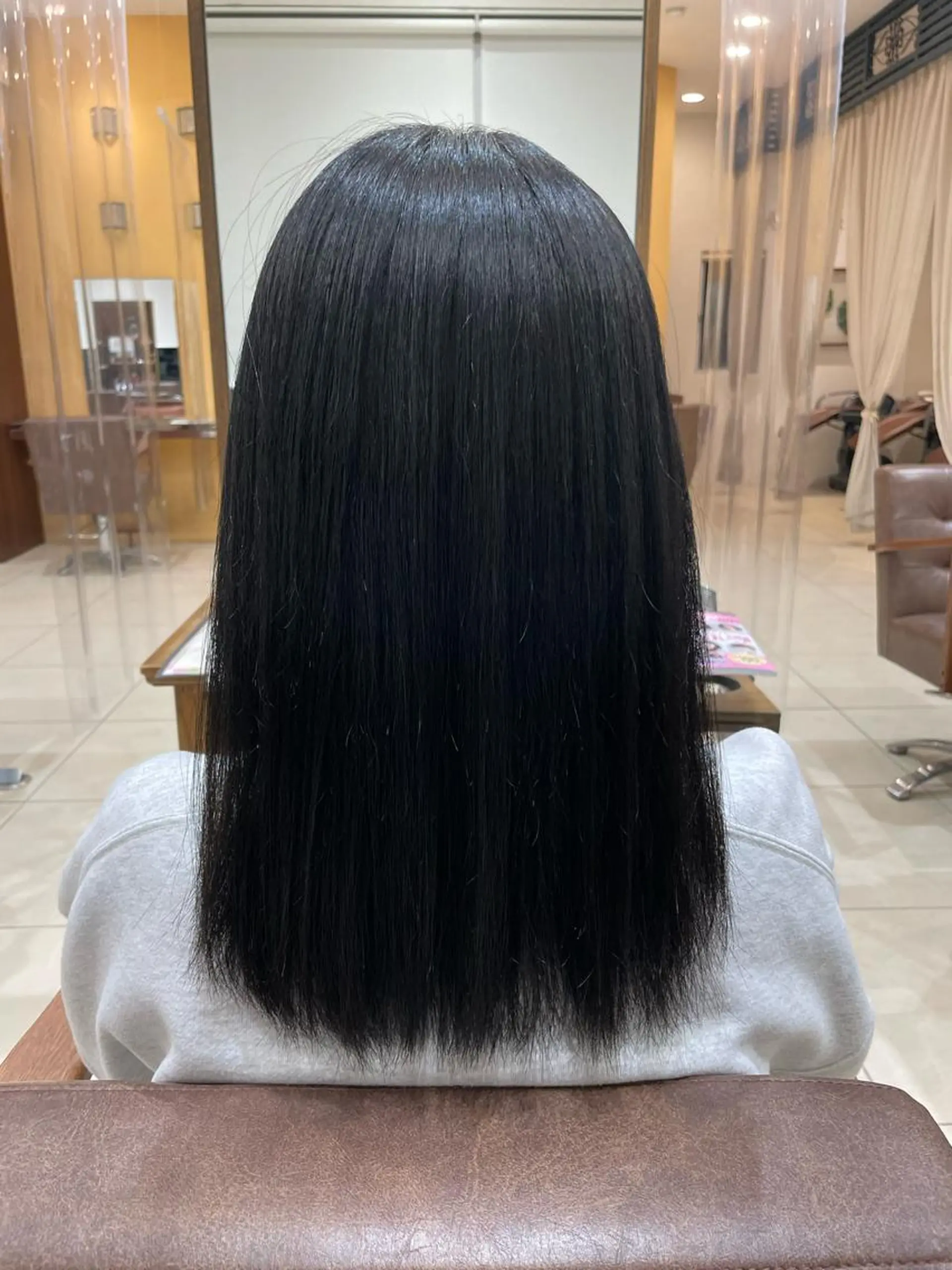 セミロング ハイトーン×デザイン 🪽🫧HIKARIのヘアスタイル