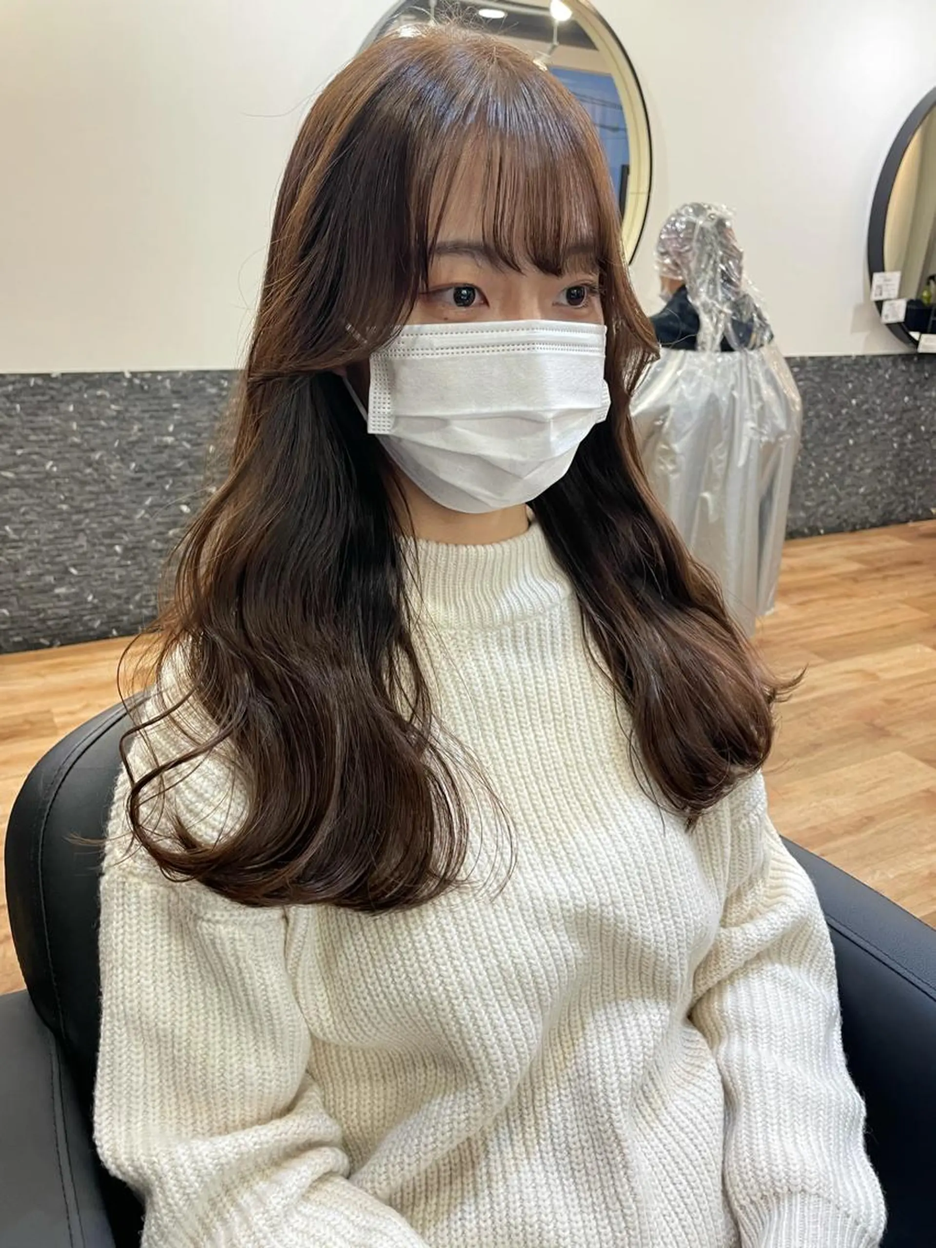 ロング レイヤーカット、 大人可愛い　中村美羅のヘアスタイル