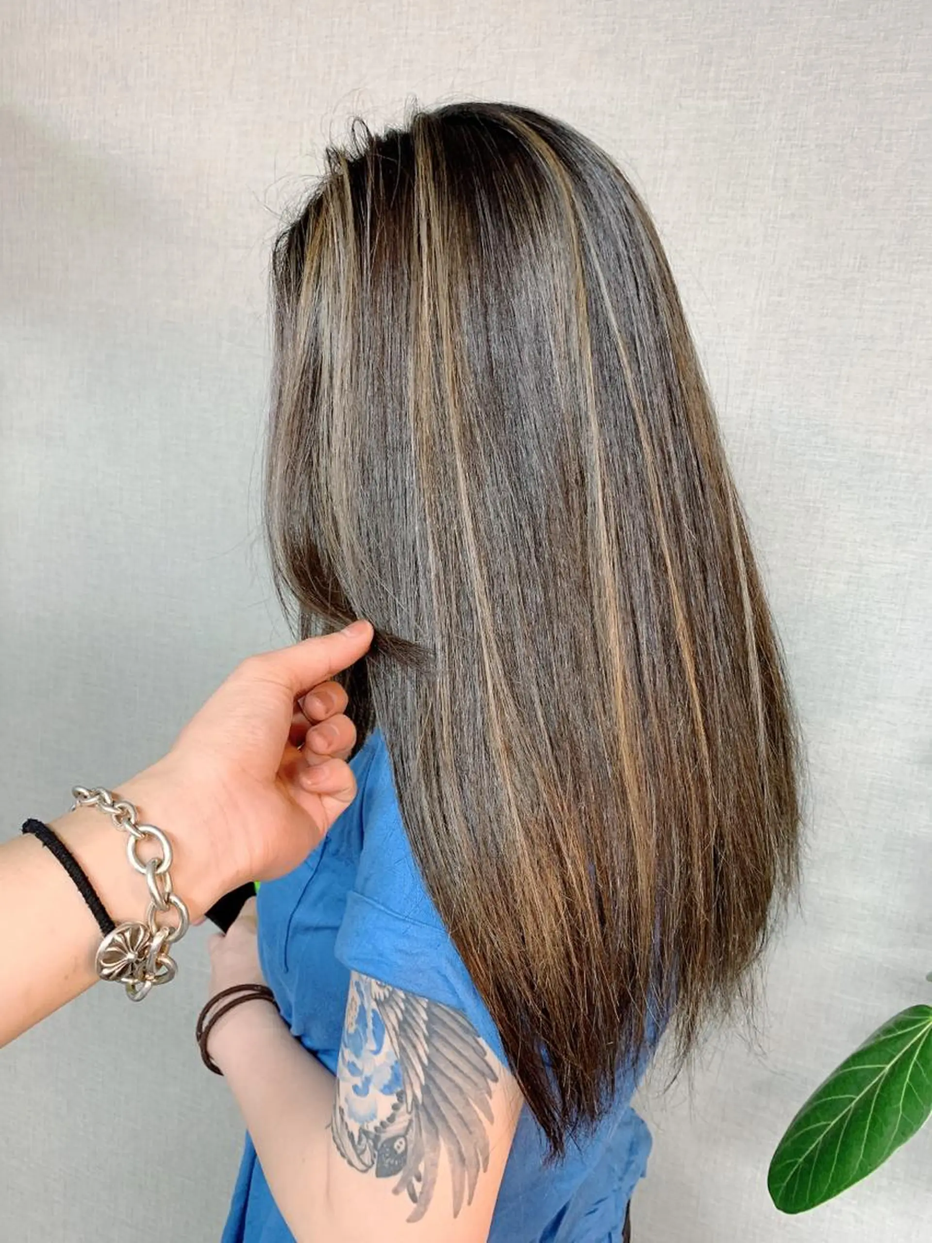 ロング ハイライト Selene hair OSAKAのヘアスタイル