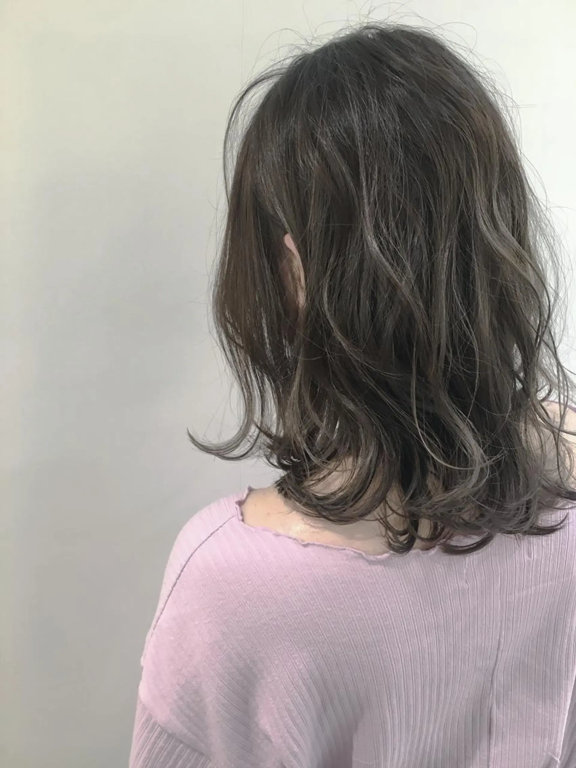 ミディアム due hair 京都駅前店 MILBON オージュア認定サロン【デューヘアー】所属・ハイトーンブリーチ 土坂 由志【京都】のヘアスタイル