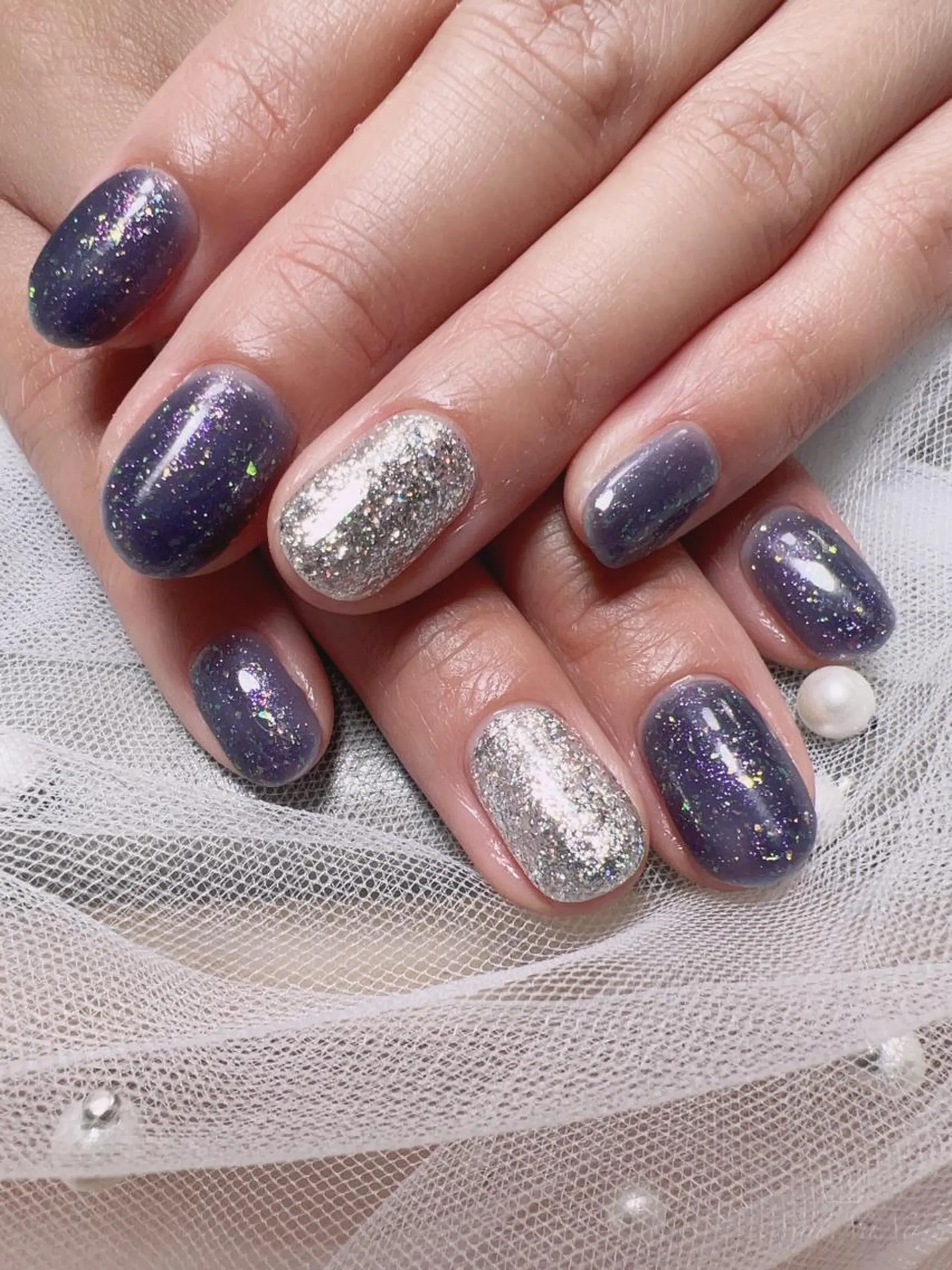 ショート カラー ネイル ネイビーカラー シルバー ラメ(グリッター) ネイビー シルバー ハンドネイル Nail NaNaのネイルデザイン