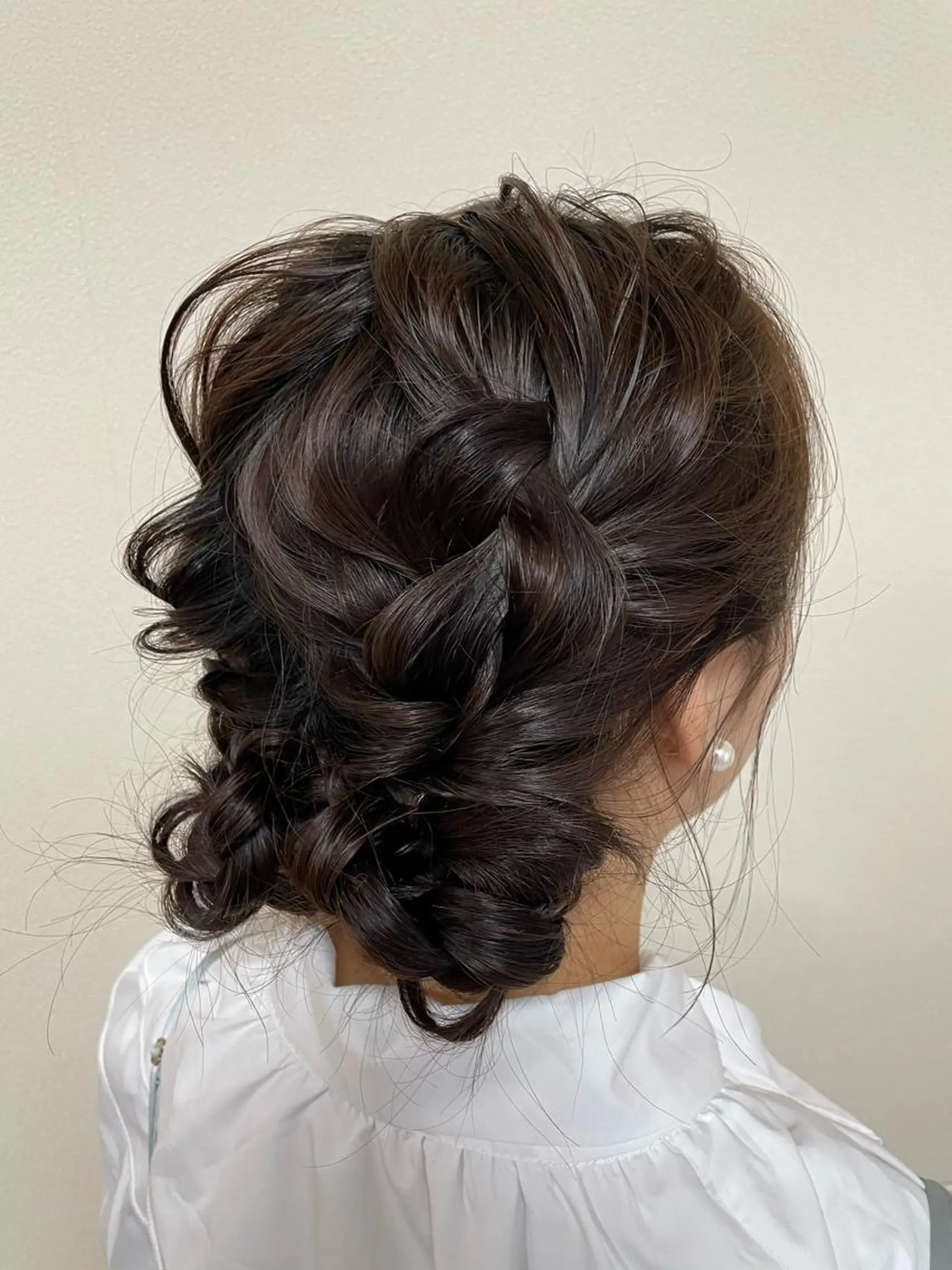 ロング ヘアアレンジ お団子ヘア tomida yukiの眉毛・アイブロウイメージ