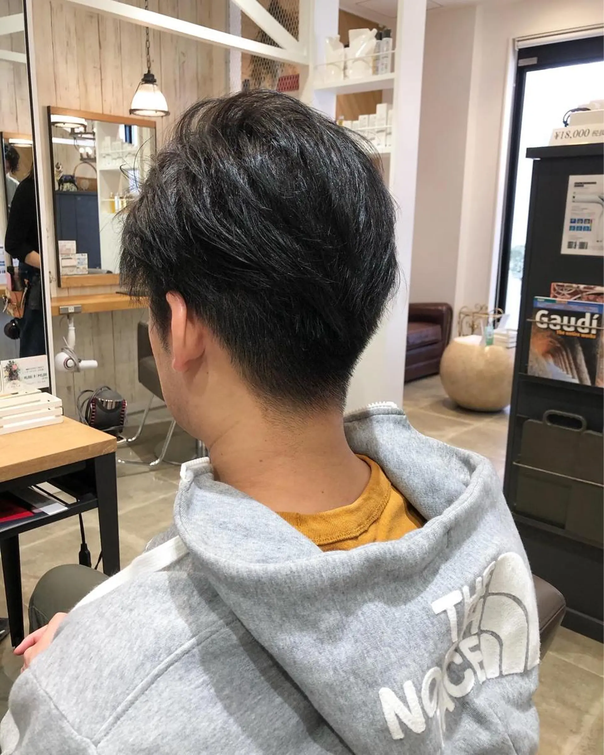 ショート メンズ 鈴村 大介のヘアスタイル