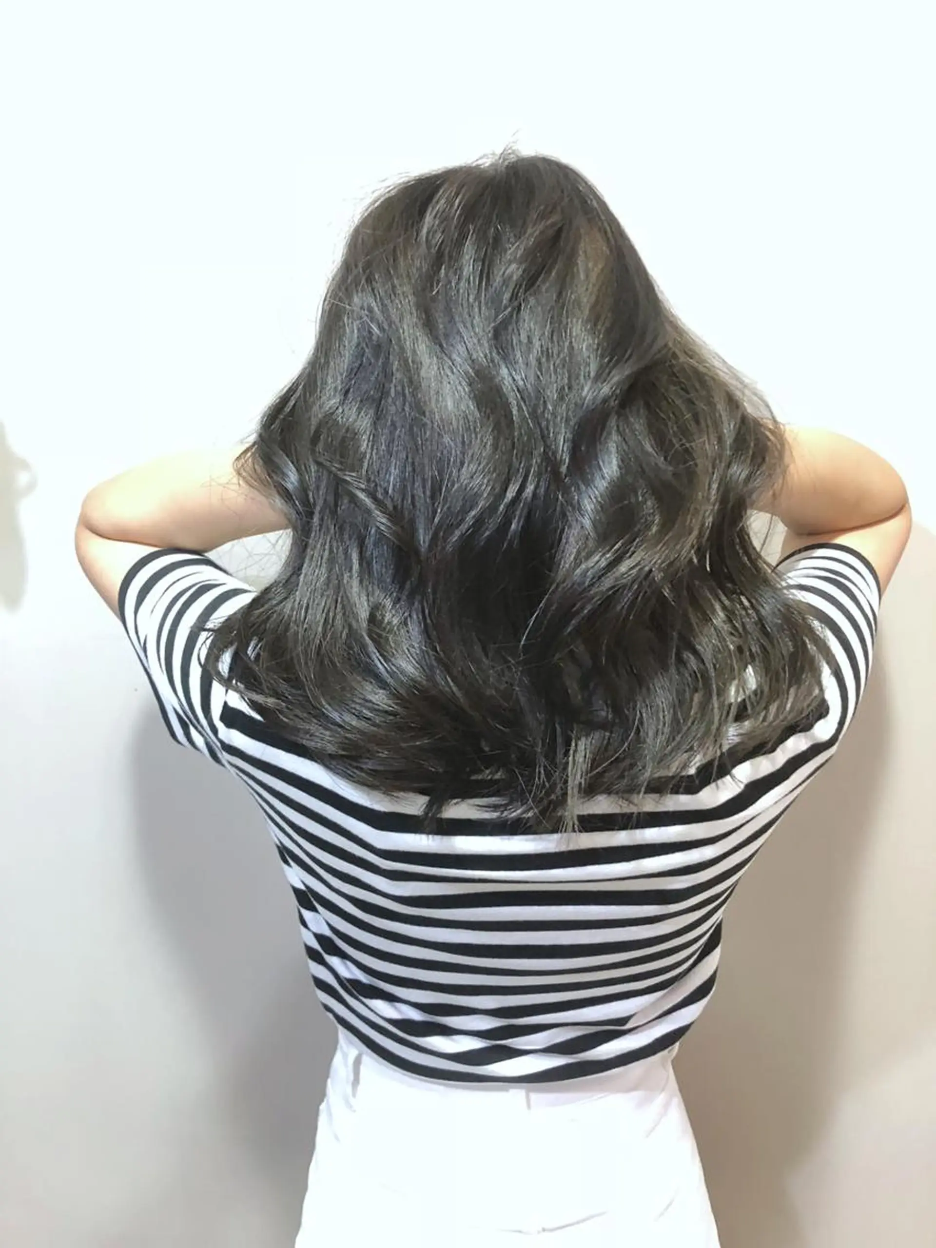 ロング カラー バレイヤージュ ブルーカラー ブルージュ グラデーションカラー ハイライトカラー 小顔カット✨ 透明感カラーのヘアスタイル