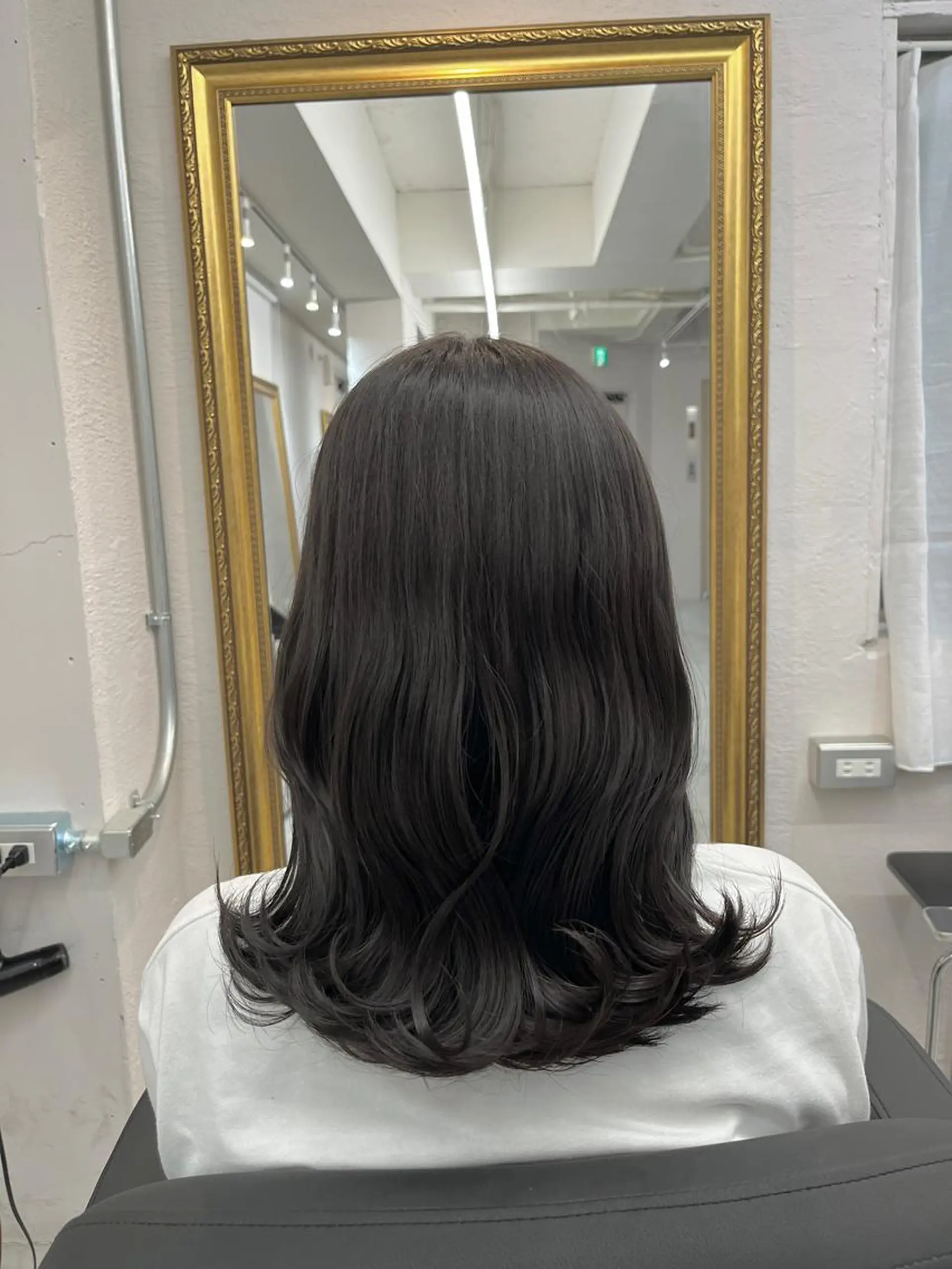 ミディアム カラー ダークグレー REAL【レアル】所属・グレージュ/透け感 カラー/透明感カラーのヘアスタイル