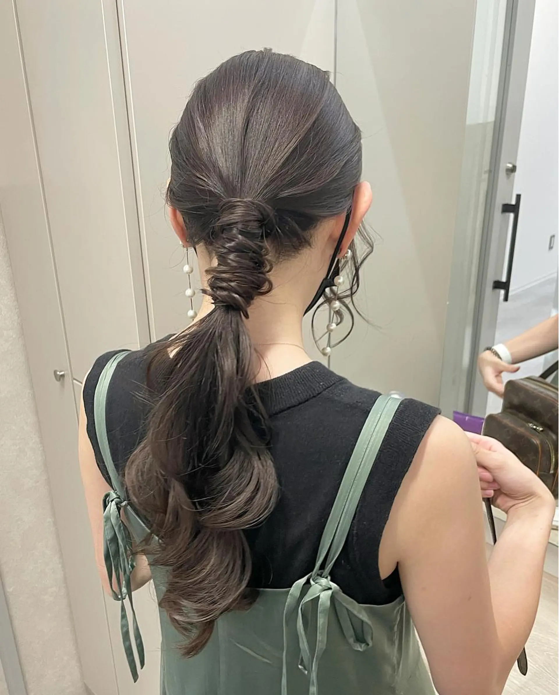 ロング カラー ヘアアレンジ グレージュ オリーブグレージュ オリーブグレー autre所属・大久保 ひでなりのヘアスタイル