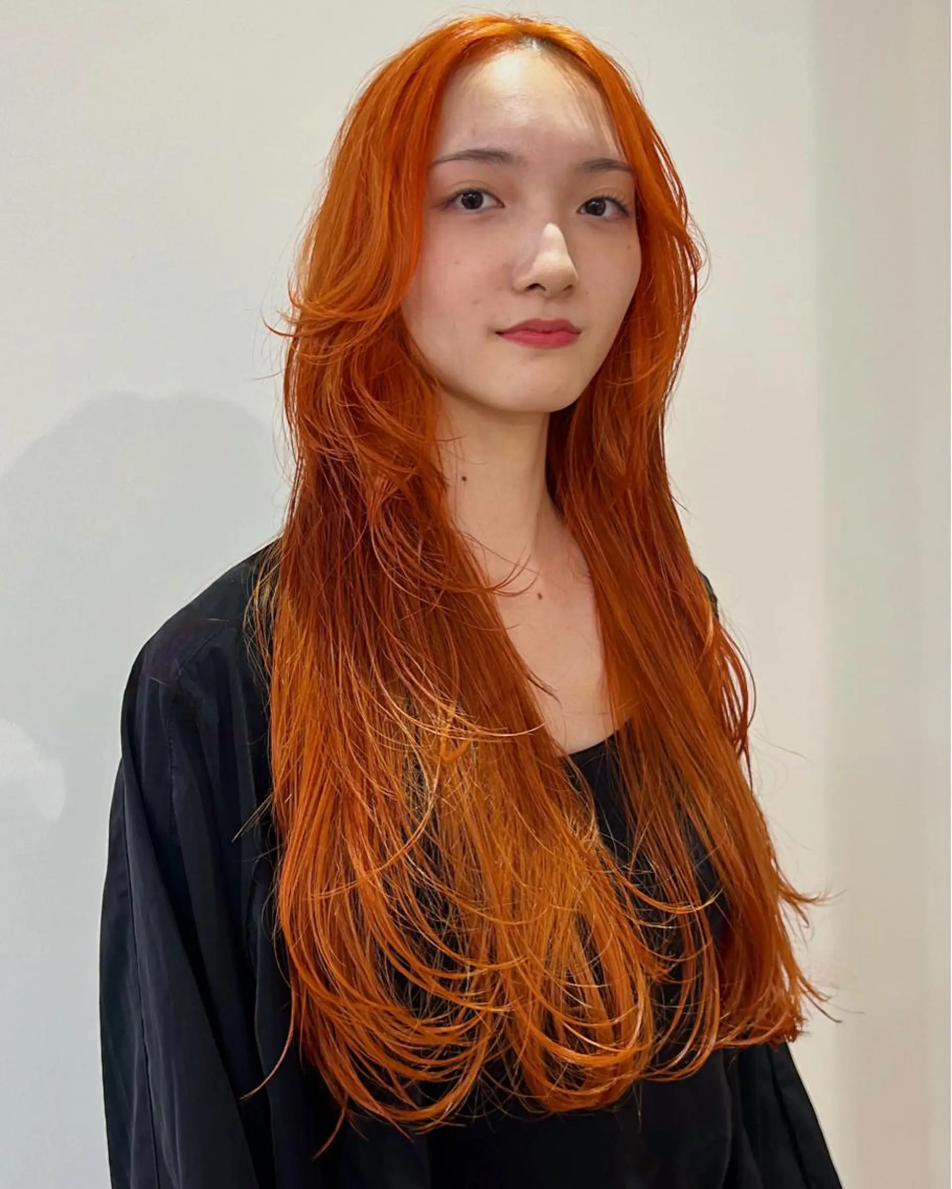 ロング カラー オレンジ RAIMA ハイトーン/レイヤーのヘアスタイル