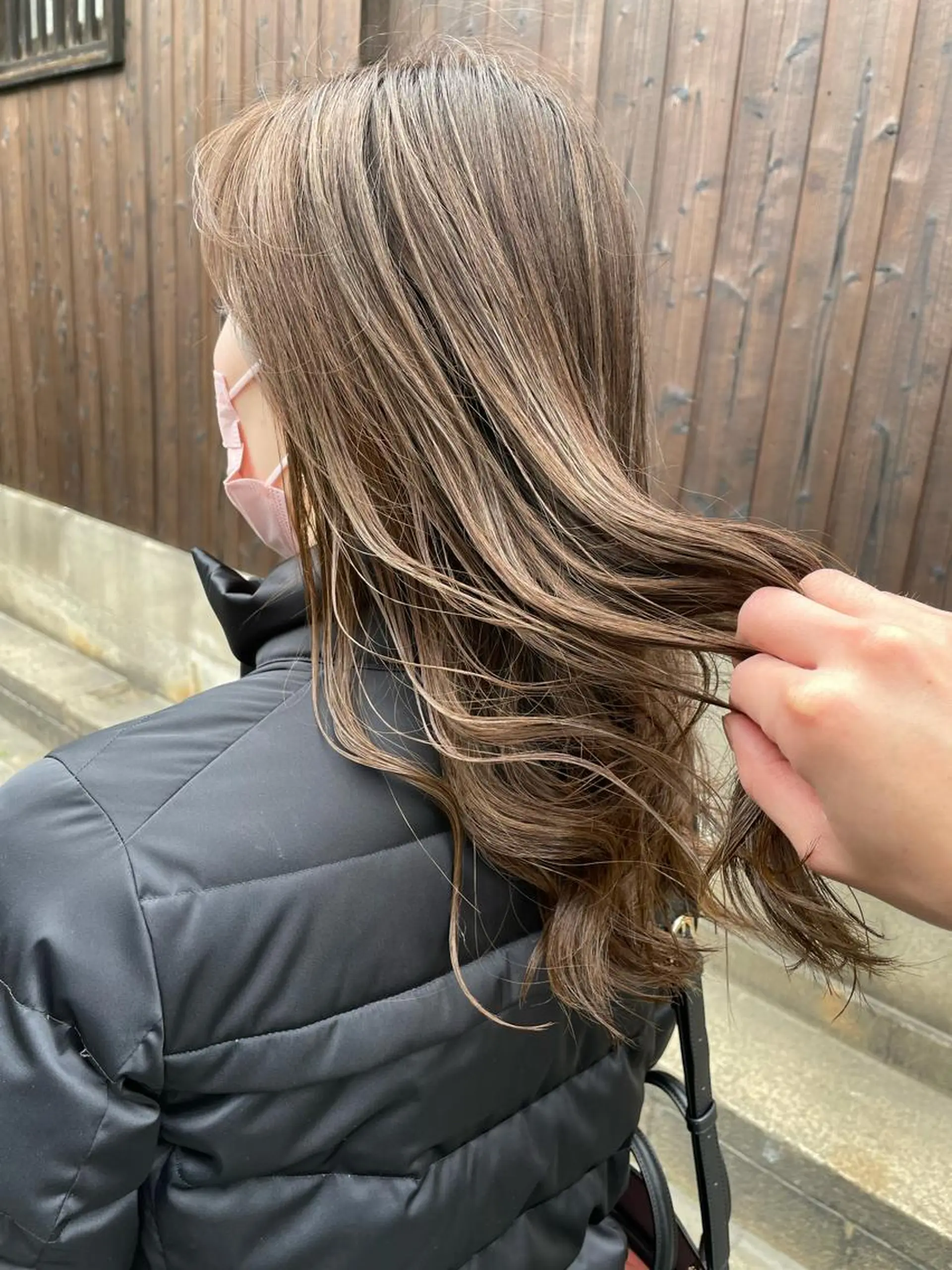 ロング カラー ベージュカラー ハイライトカラー ハイライト Blue高槻所属・ハイライト 透明感カラー松本のヘアスタイル