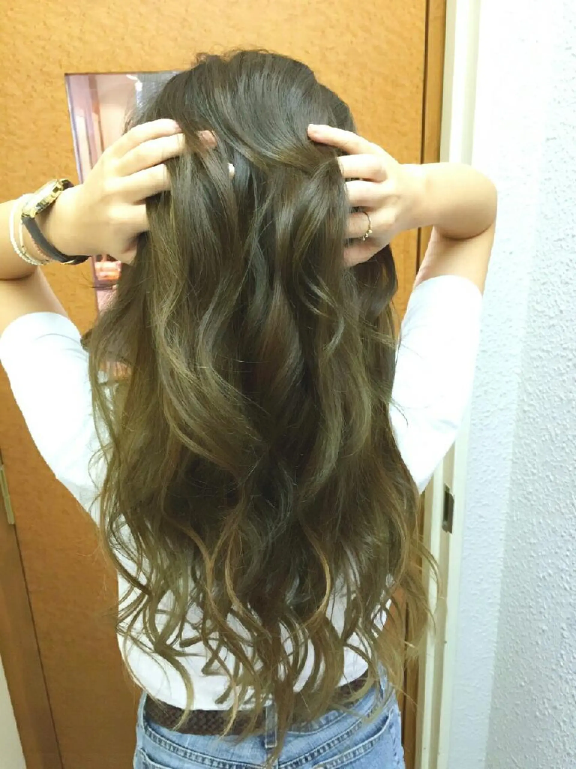 ロング カラー シールエクステ グラデーションカラー エクステ 100%髪質改善特化 TRUNSのヘアスタイル