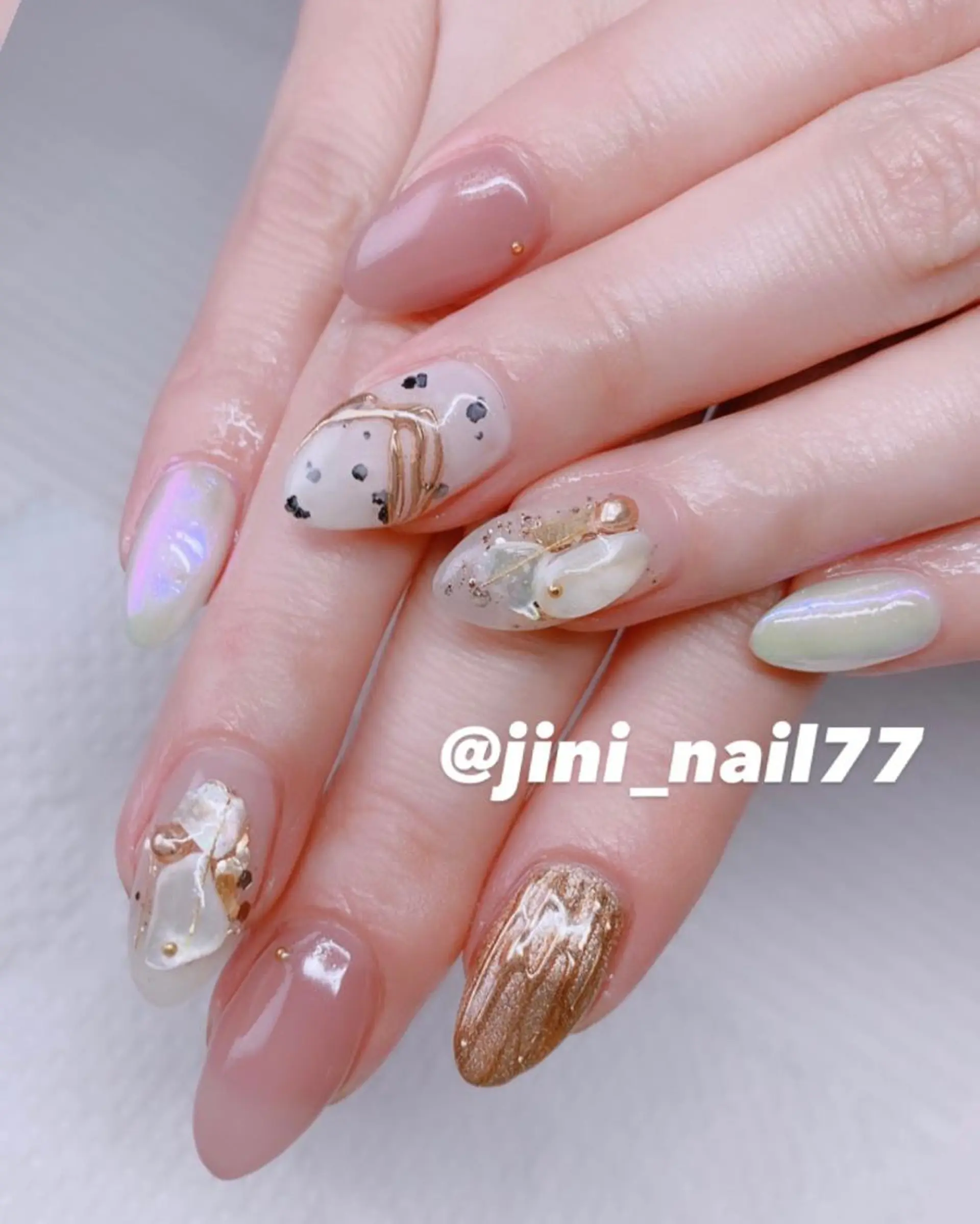 ネイル JINI NAIL所属・ジニ ネイルのネイルデザイン
