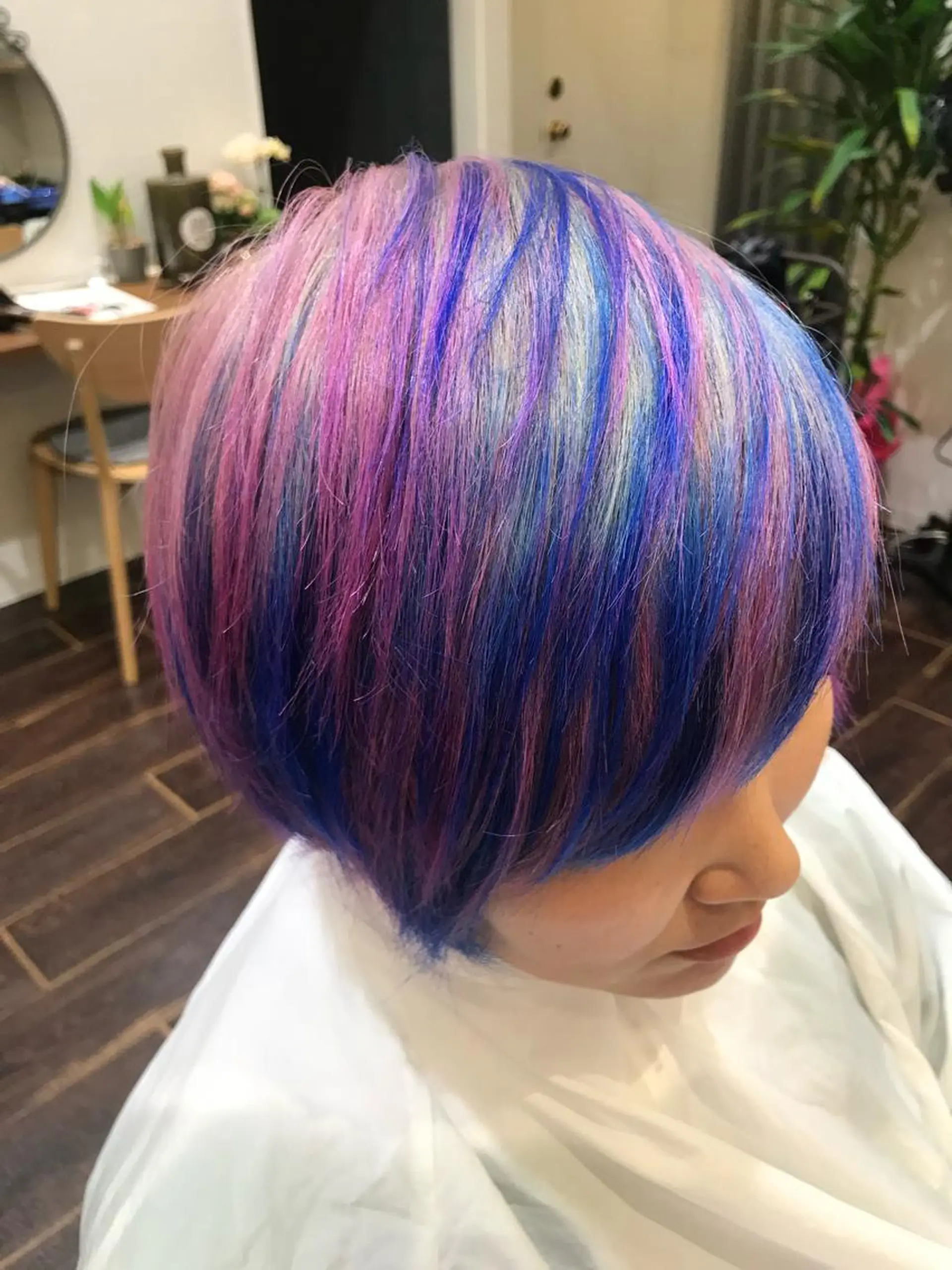 ショート カラー 皆巳 達郎のヘアスタイル