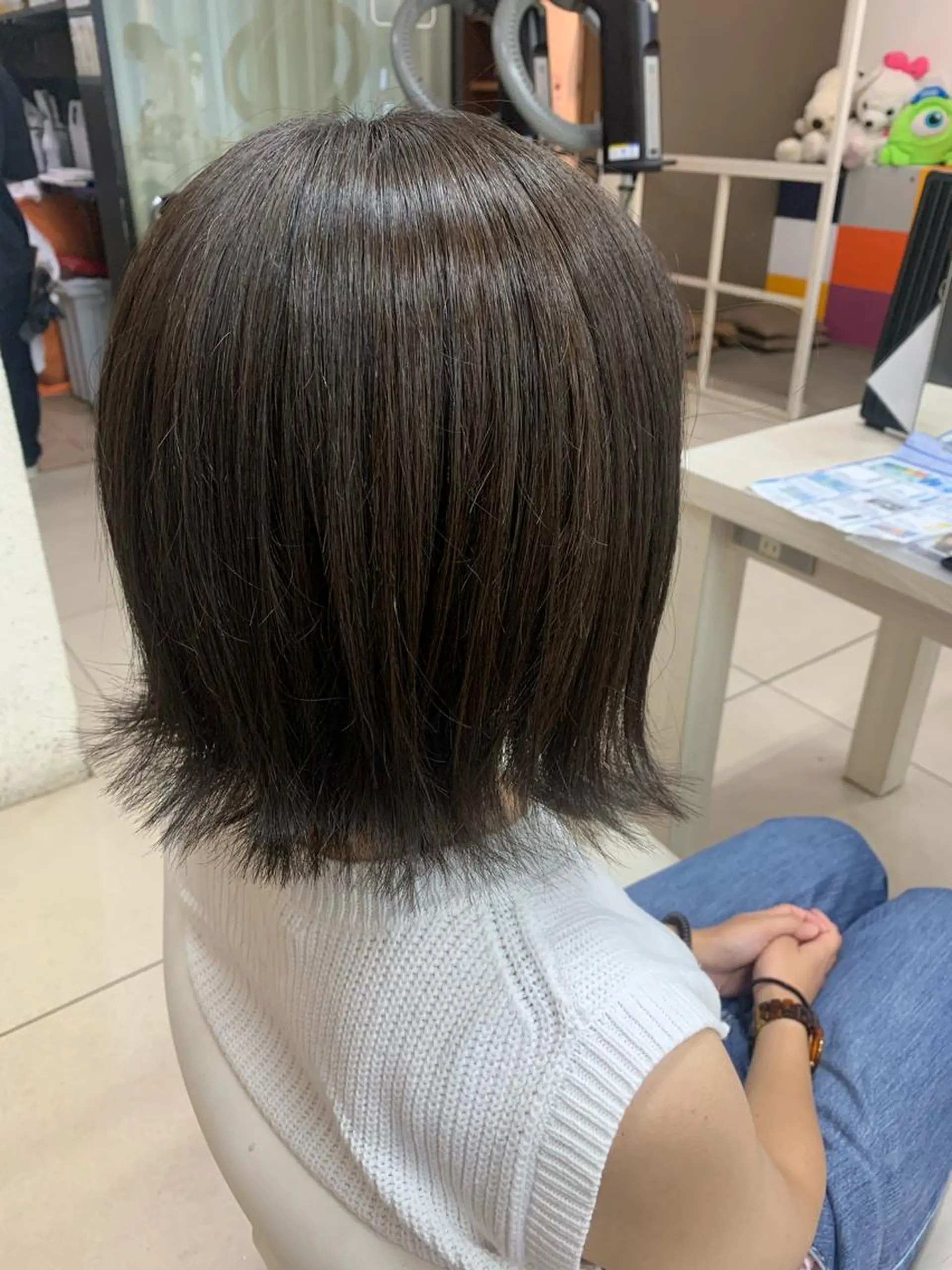 ミディアム カラー アッシュ アッシュブラウン ベージュカラー ブラウンカラー ヘアカラー トリートメント ✂︎✂︎レディースの メンズカット屋さんのヘアスタイル