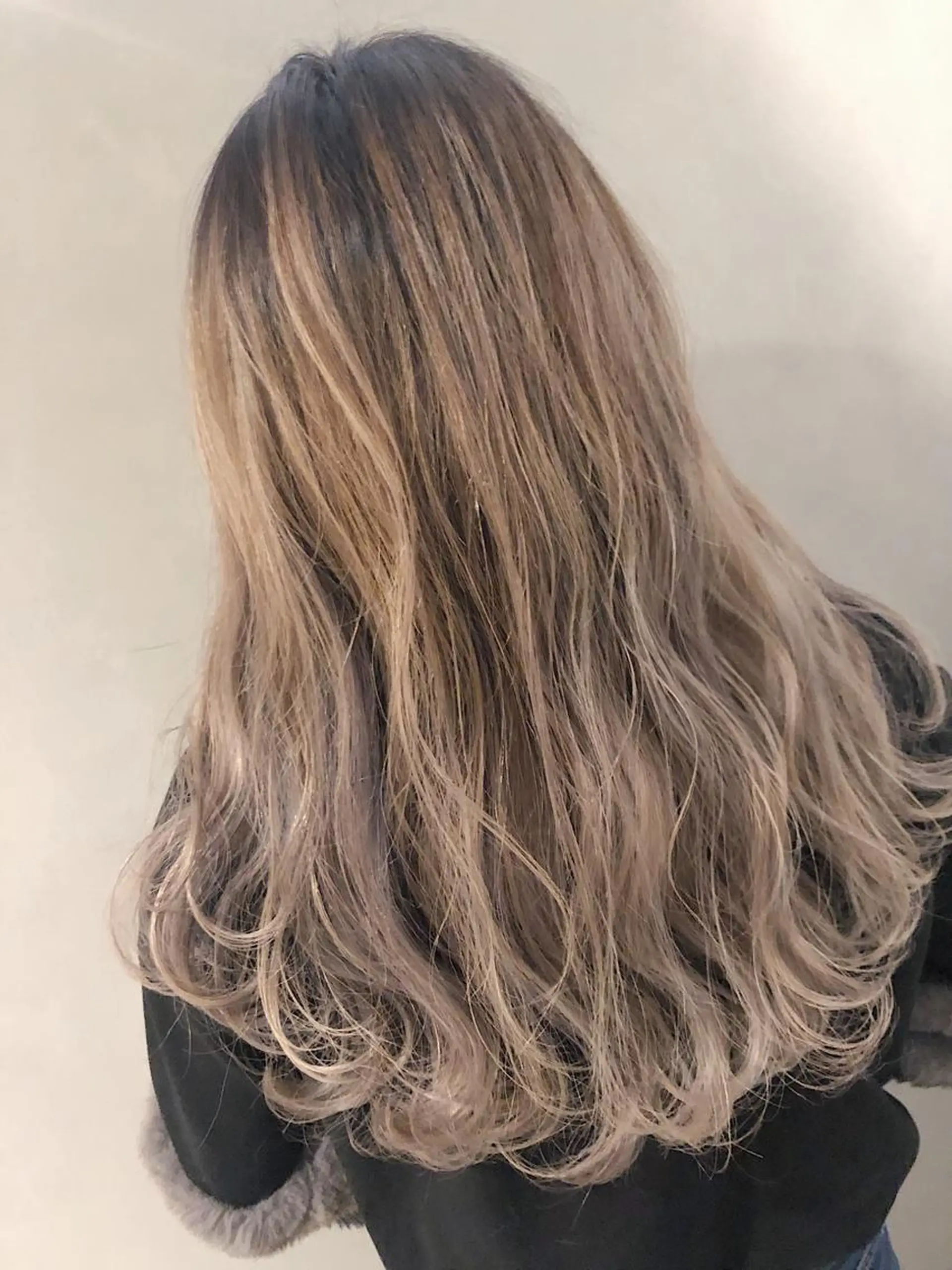 セミロング カラー ヘアカラー LA KING GINZA TOKYO所属・🧡ショートの達人 🧡SHOのヘアスタイル