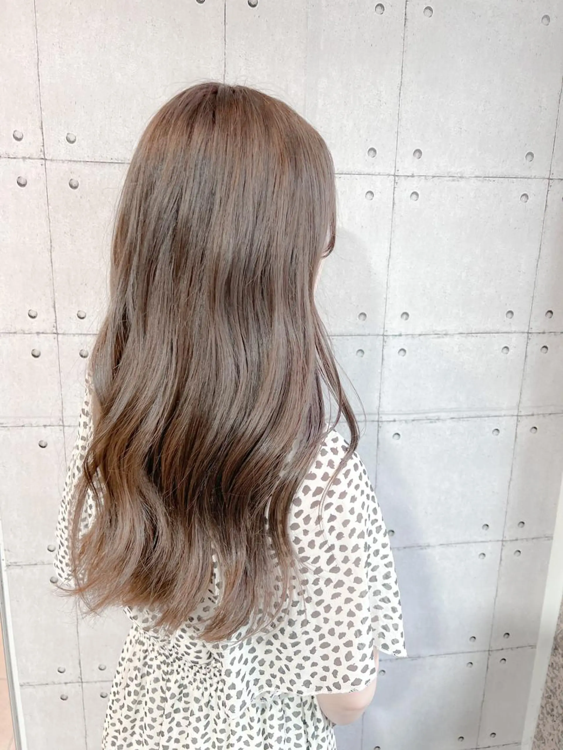 カラー ブリーチ グレージュ 福元友梨 ディレクター✂️のヘアスタイル