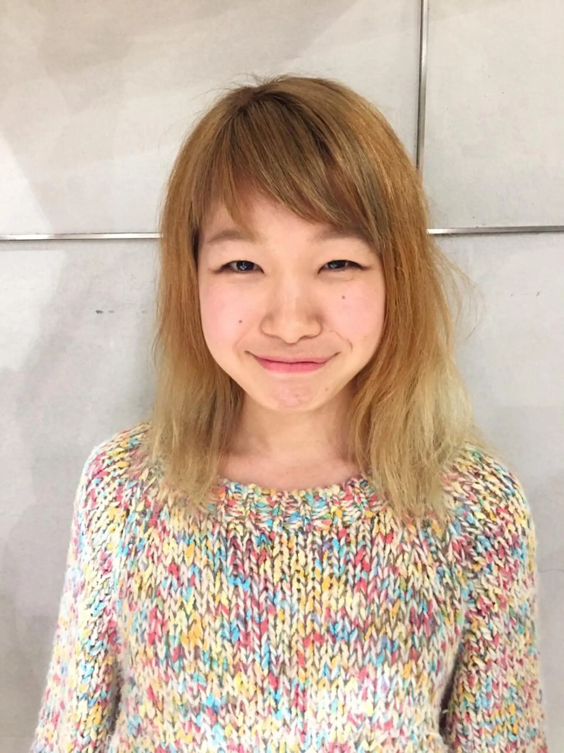 ミディアム 内田 芽依子のヘアスタイル