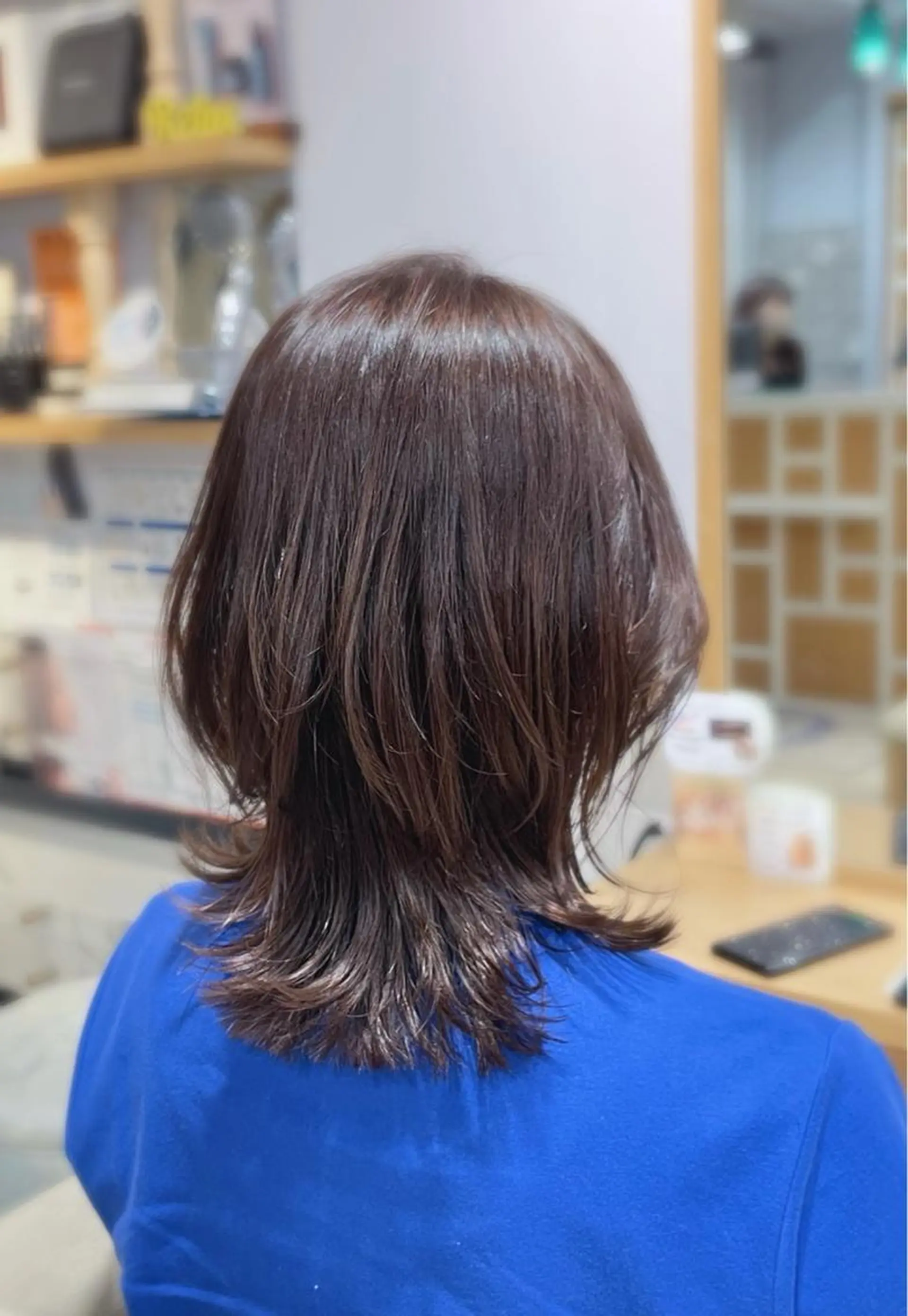 ミディアム くびれヘア カット 馬場智哉 白髪ぼかしハイライトのヘアスタイル