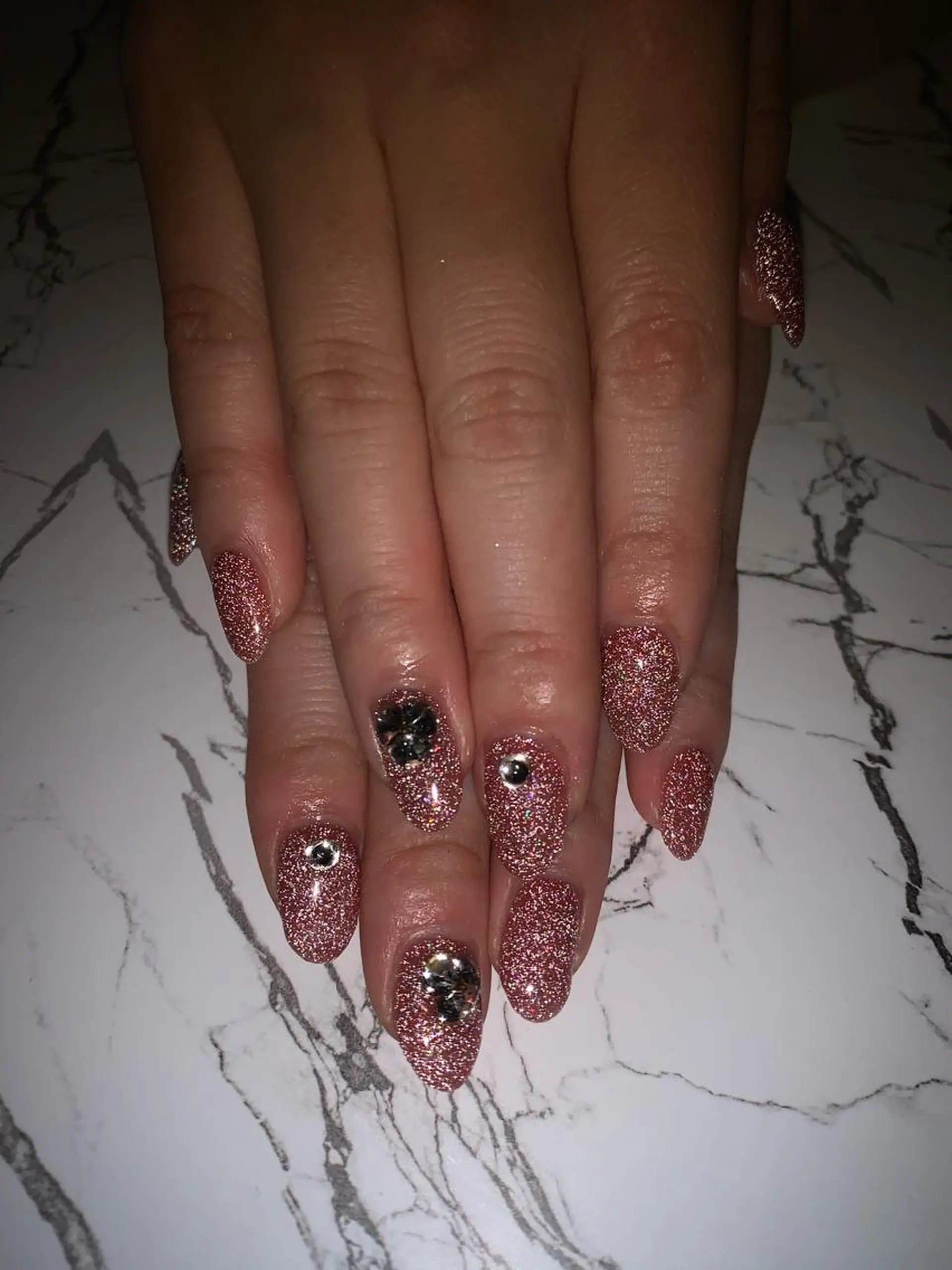 ネイル ハンドネイル はな💎ネイル ワンホン、長さ出しのネイルデザイン