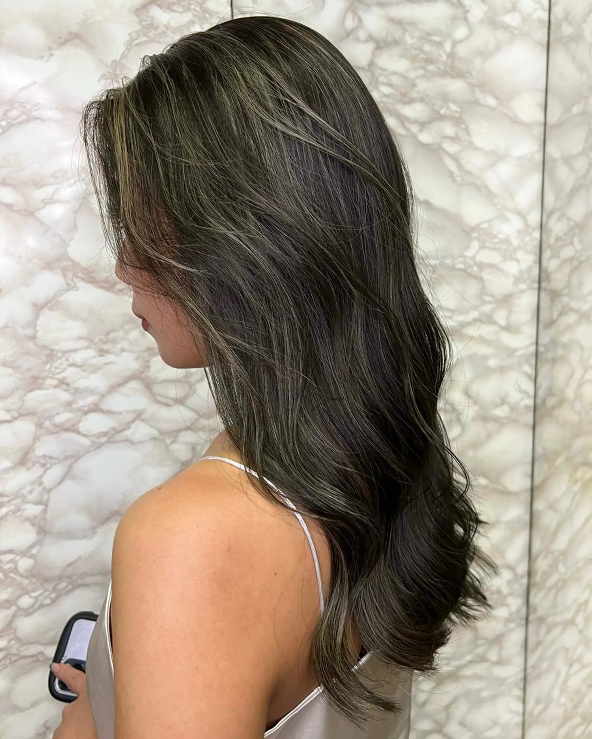 ロング カラー バレイヤージュ ブリーチ ケアブリーチ デザインカラー グラデーションカラー 🕊️レイヤーカット 透明感カラー GOのヘアスタイル