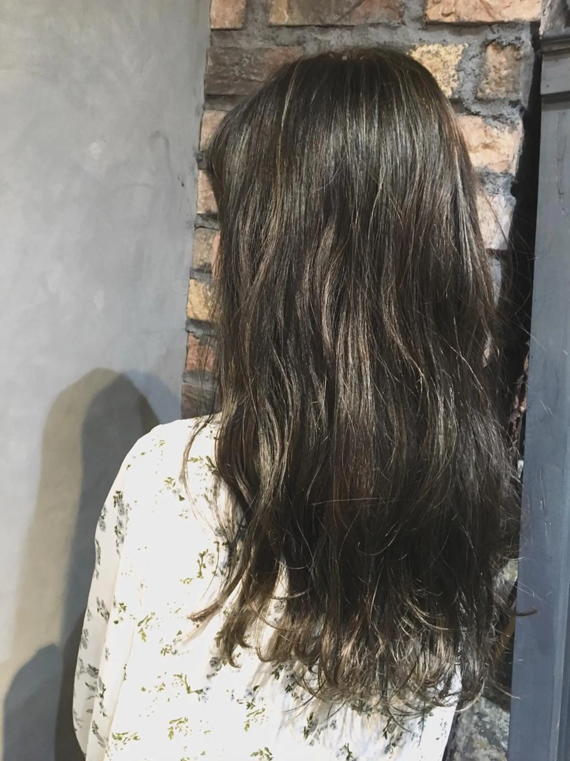 ロング カラー グレージュ ハイライトカラー ハイライト 半個室女性salon 🩰Natsumiのヘアスタイル