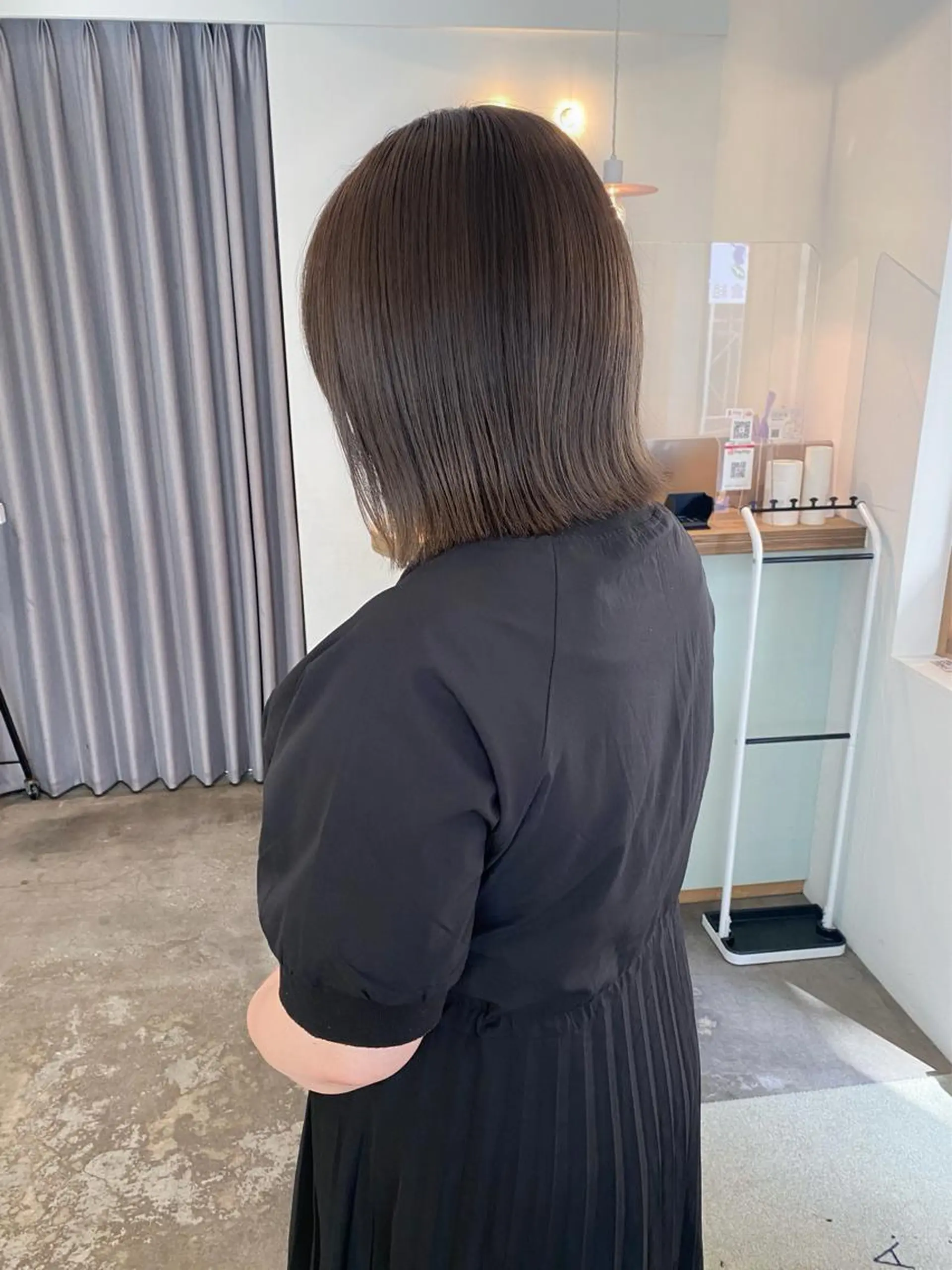 ミディアム カラー ブリーチ 透明感カラー ネイビーカラー ボブ 板谷みさき /艶ボブ/藤沢美容室のヘアスタイル