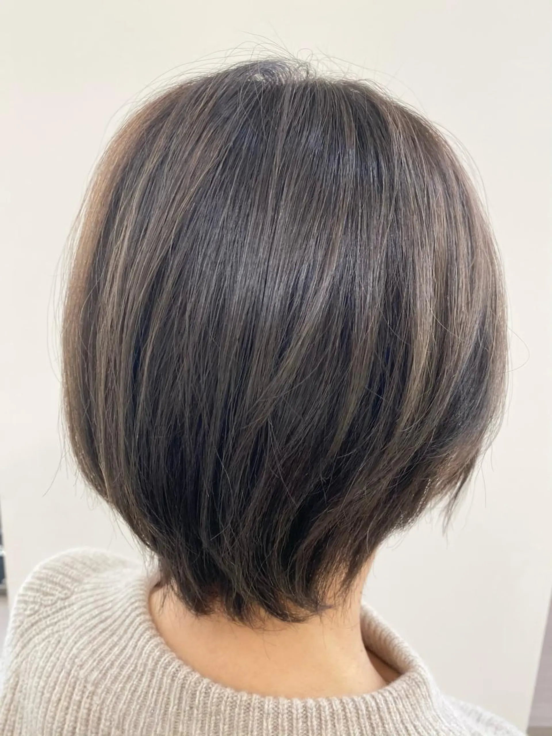 ショート ヘアカラー 松浦 正覚のヘアスタイル