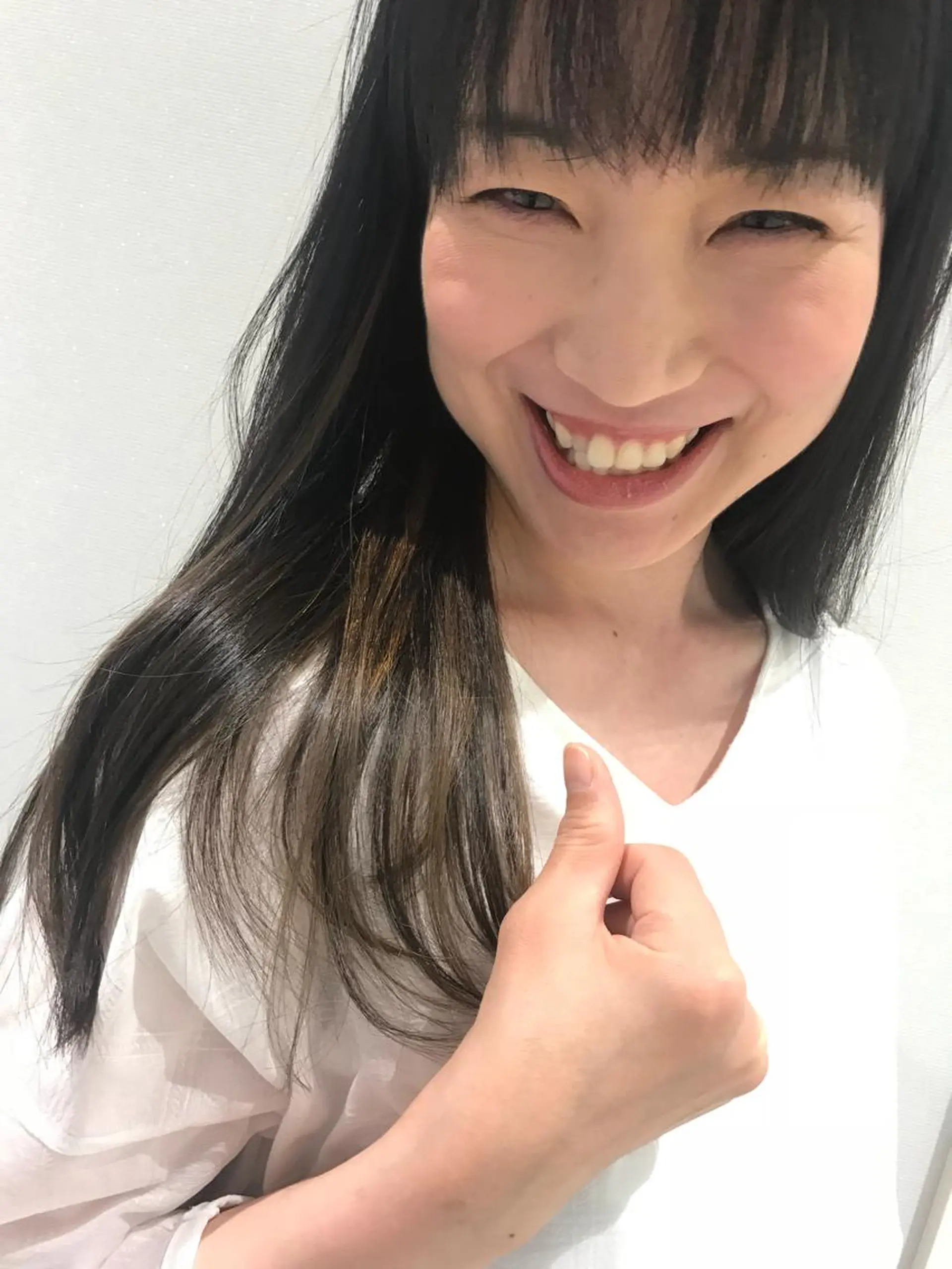 ロング カラー ハイトーンカラー インナーカラー ロング カット ヘアカラー 江崎 わか子のヘアスタイル