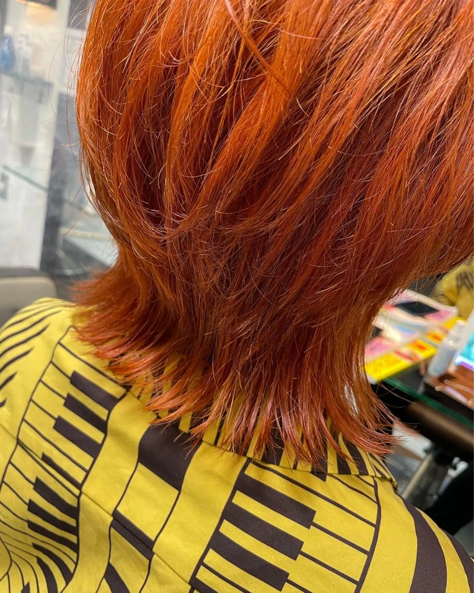 ミディアム カラー ブリーチ ウルフカット 藤岡 紗良のマツエク・マツパデザイン