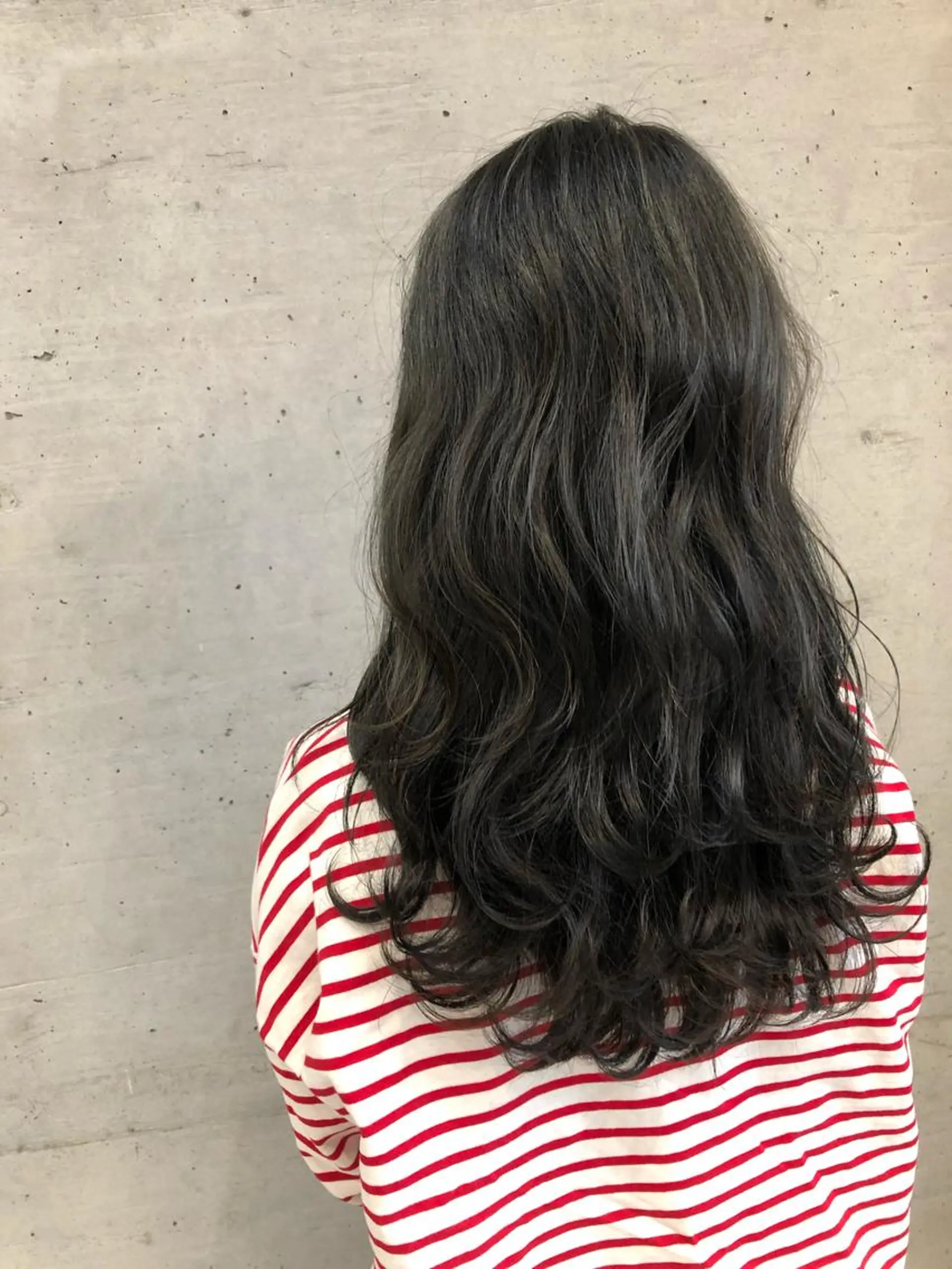 ロング カラー アッシュ 透明感カラー ダークアッシュ 大栗 佑也  髪質改善のヘアスタイル