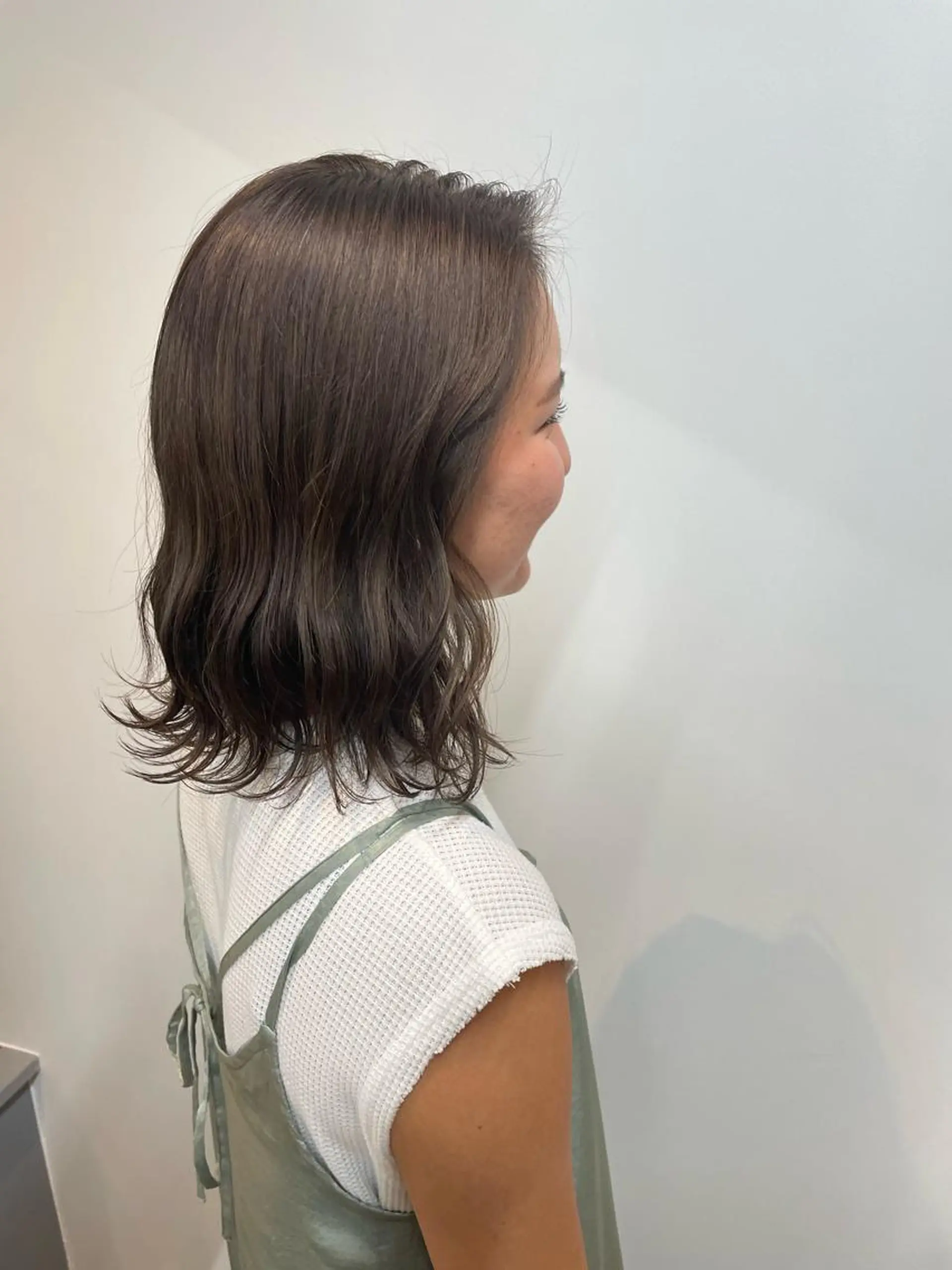 ミディアム カラー yuika .のヘアスタイル