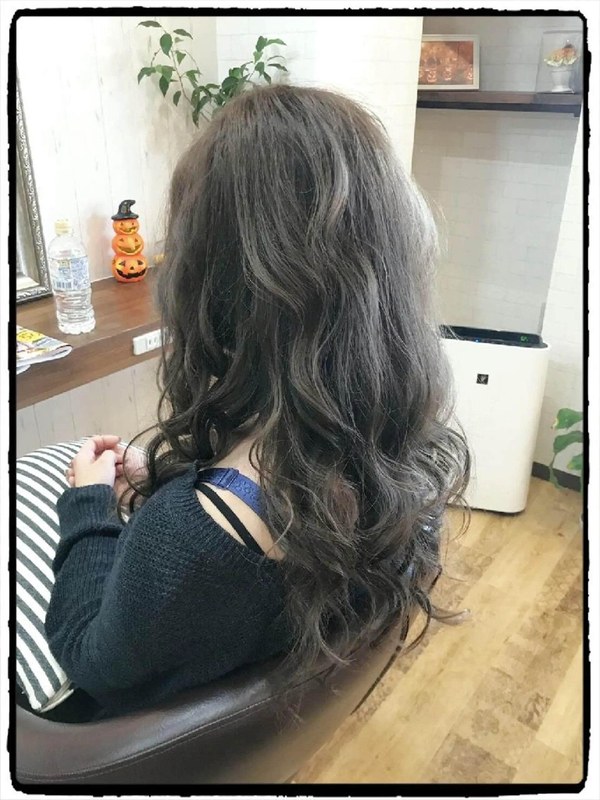 ロング カラー アッシュ アッシュグレー 透明感カラー イルミナカラー ロング RIN hair factory所属・松本 清輝のヘアスタイル